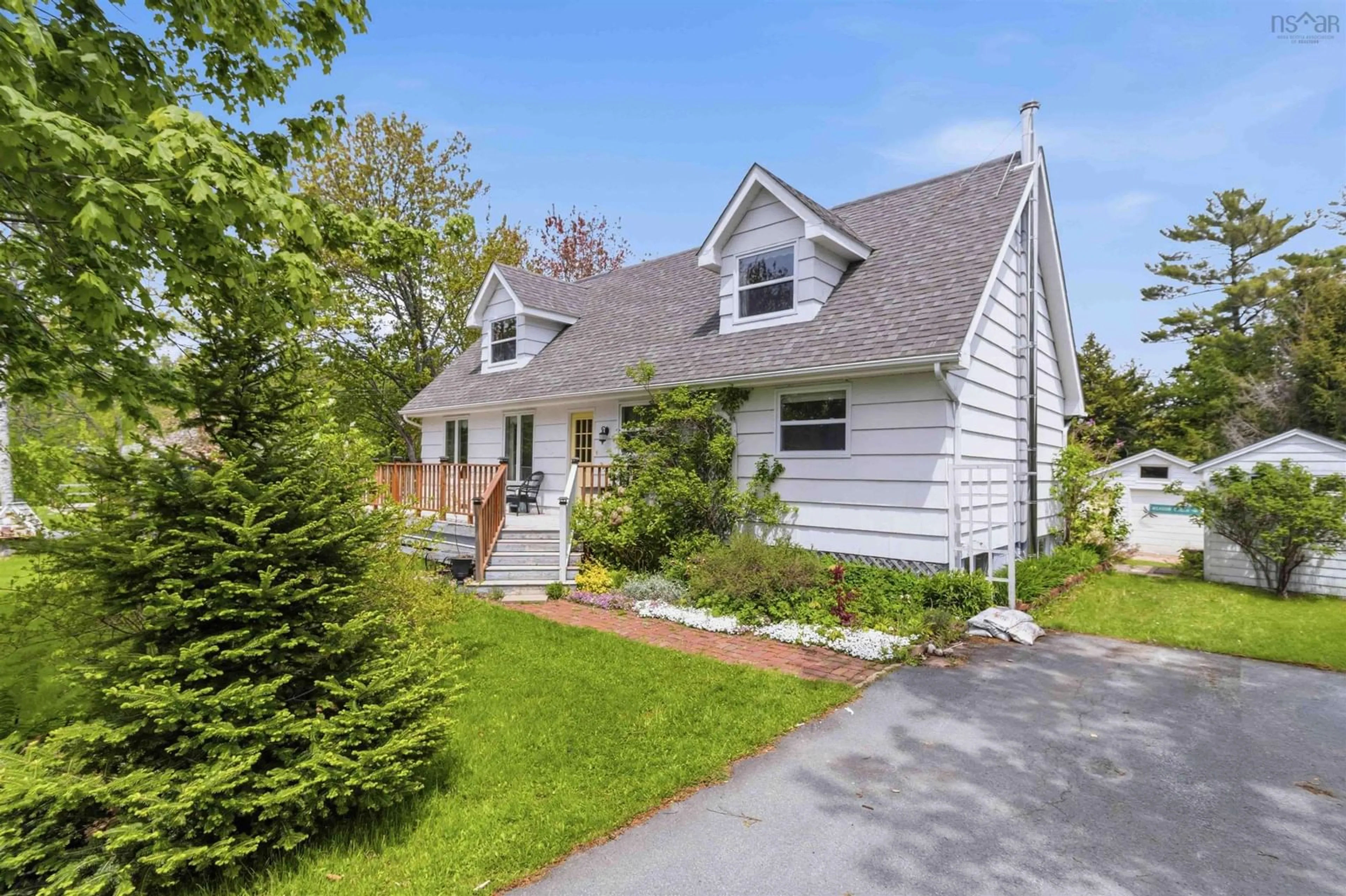 Home with vinyl exterior material, street for 172 Ponderosa Dr, Lake Echo Nova Scotia B3E 1E1