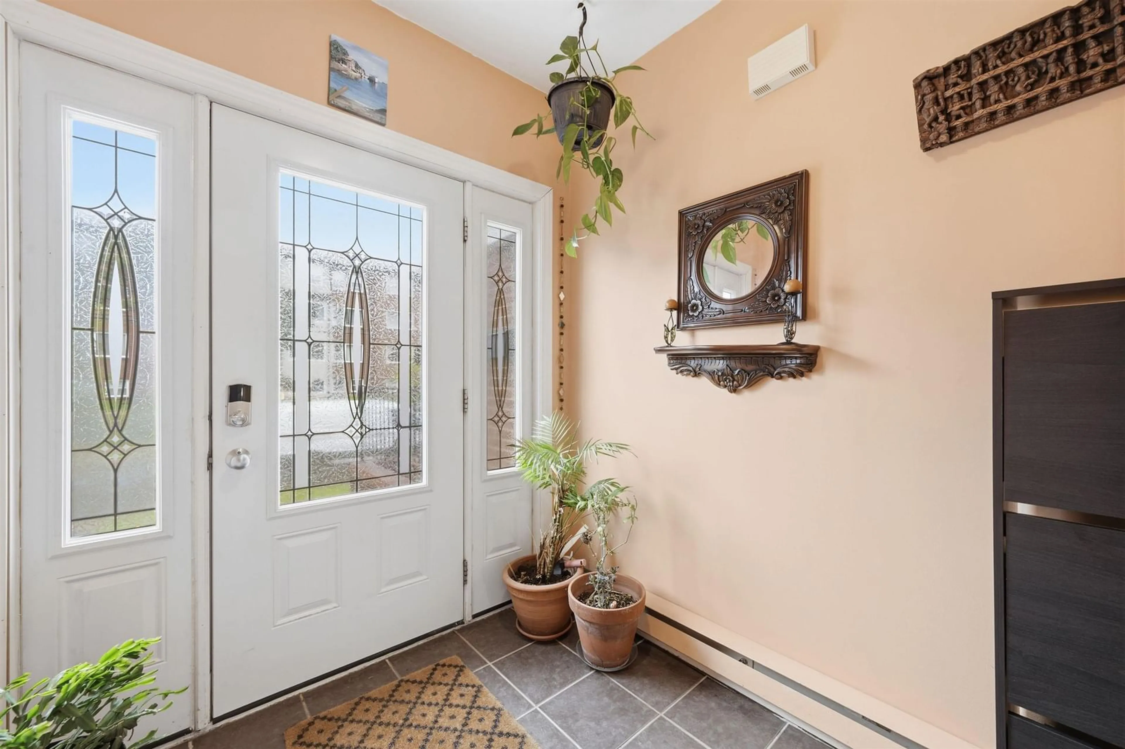 Indoor entryway for 87 Lincoln Cross, Halifax Nova Scotia B3M 3S6