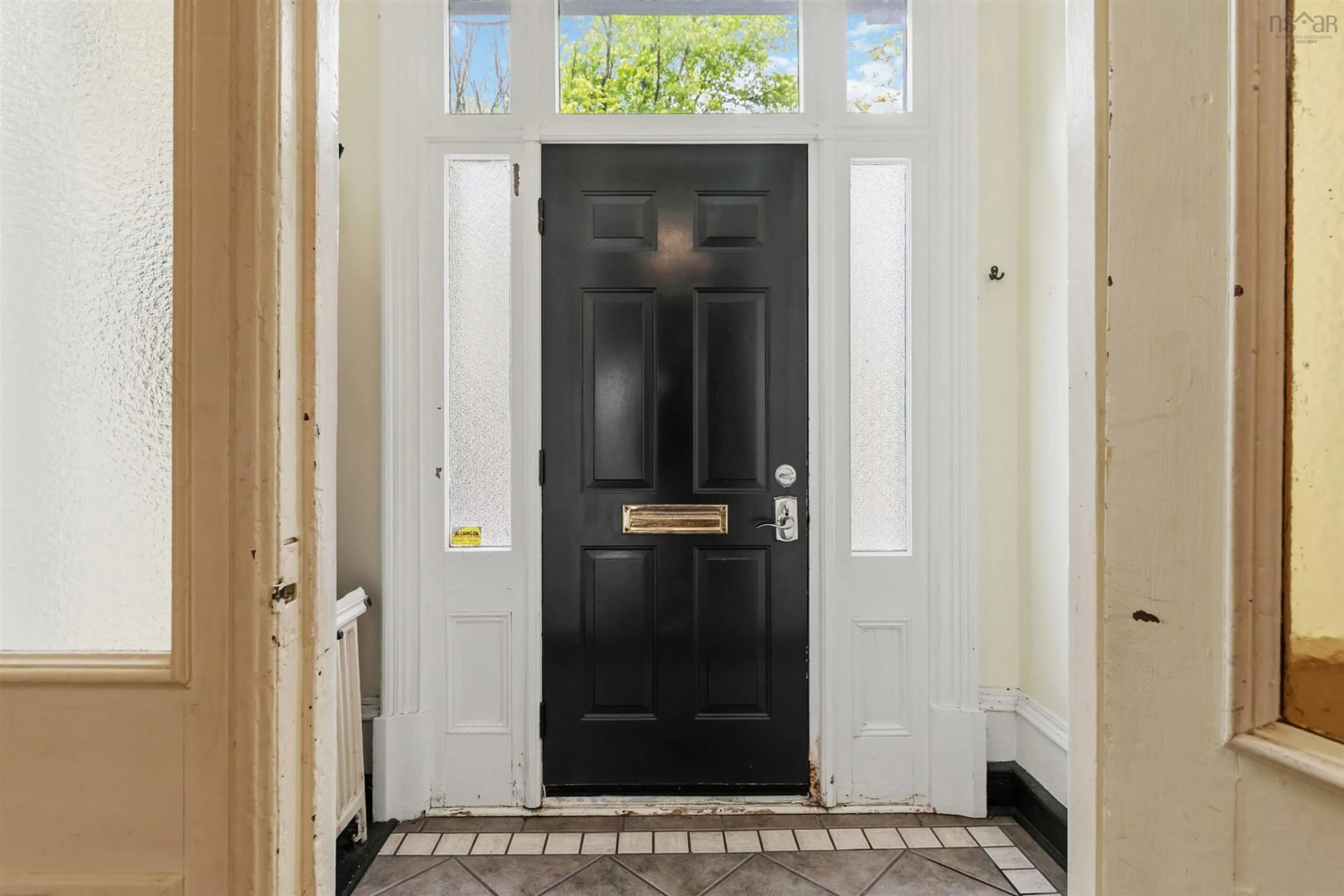 Indoor entryway for 2660 Belle Aire Terr, Halifax Nova Scotia B3K 3W8