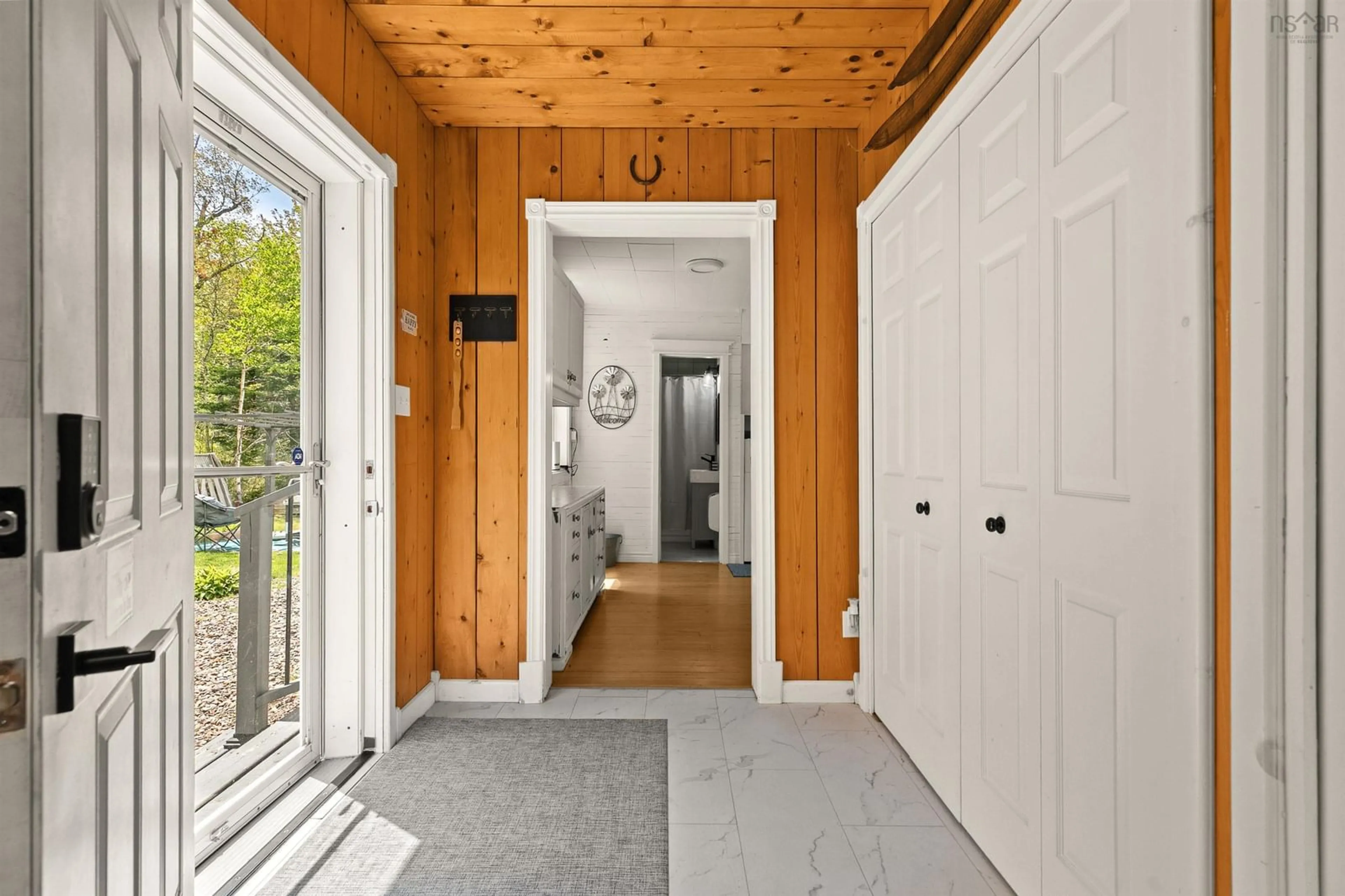 Indoor entryway for 73 Q-12 Rd, Lake George Nova Scotia B0P 1C0