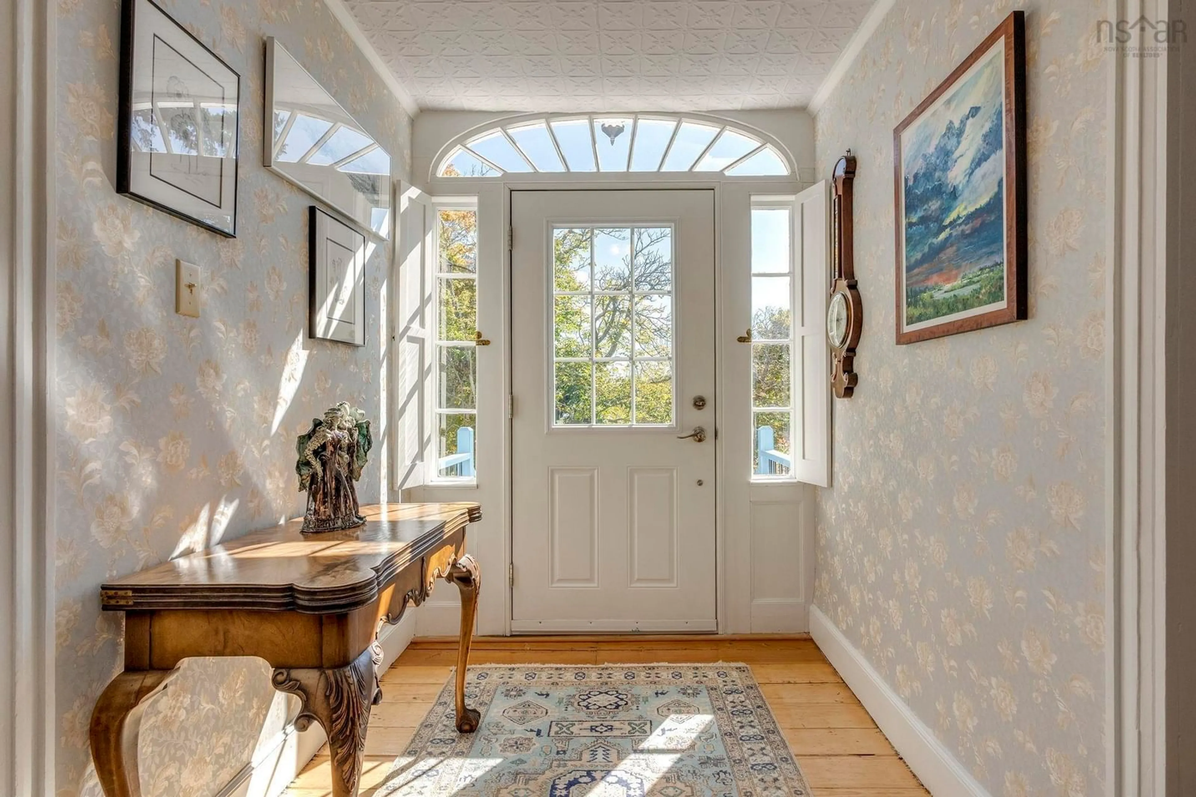 Indoor entryway for 5315 Granville Rd, Granville Ferry Nova Scotia B0S 1K0