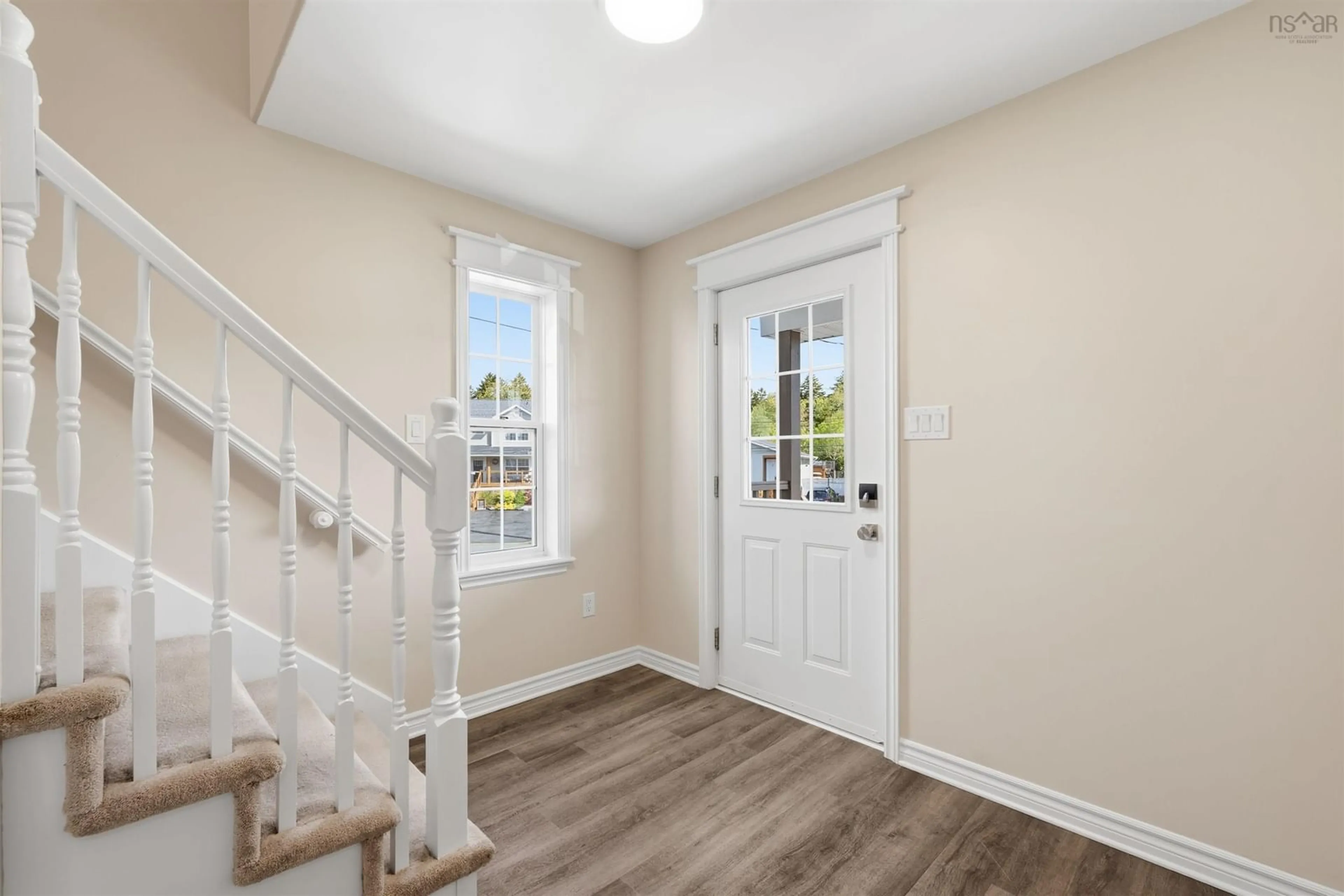 Indoor entryway for 46 Batten Cres, Millwood Nova Scotia B4A 3G2