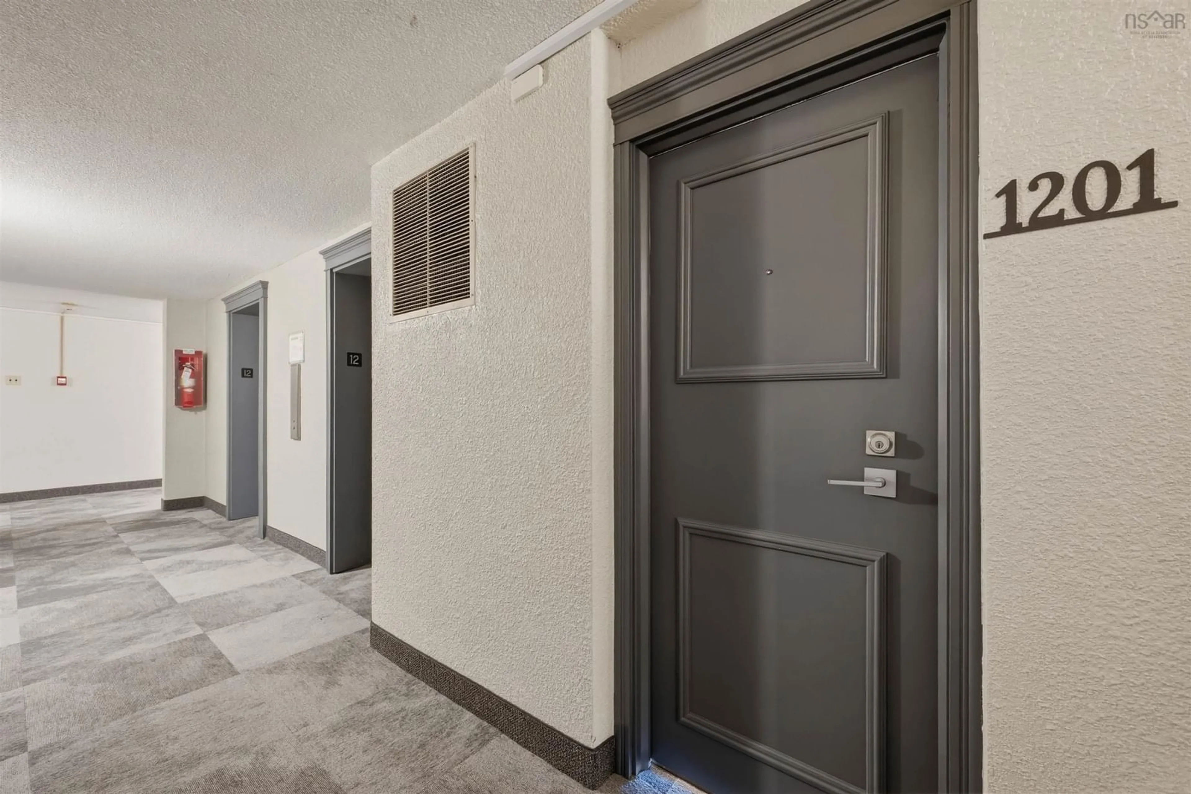 Indoor foyer for 5572 North Ridge Rd #1201, Halifax Nova Scotia B3K 5K2