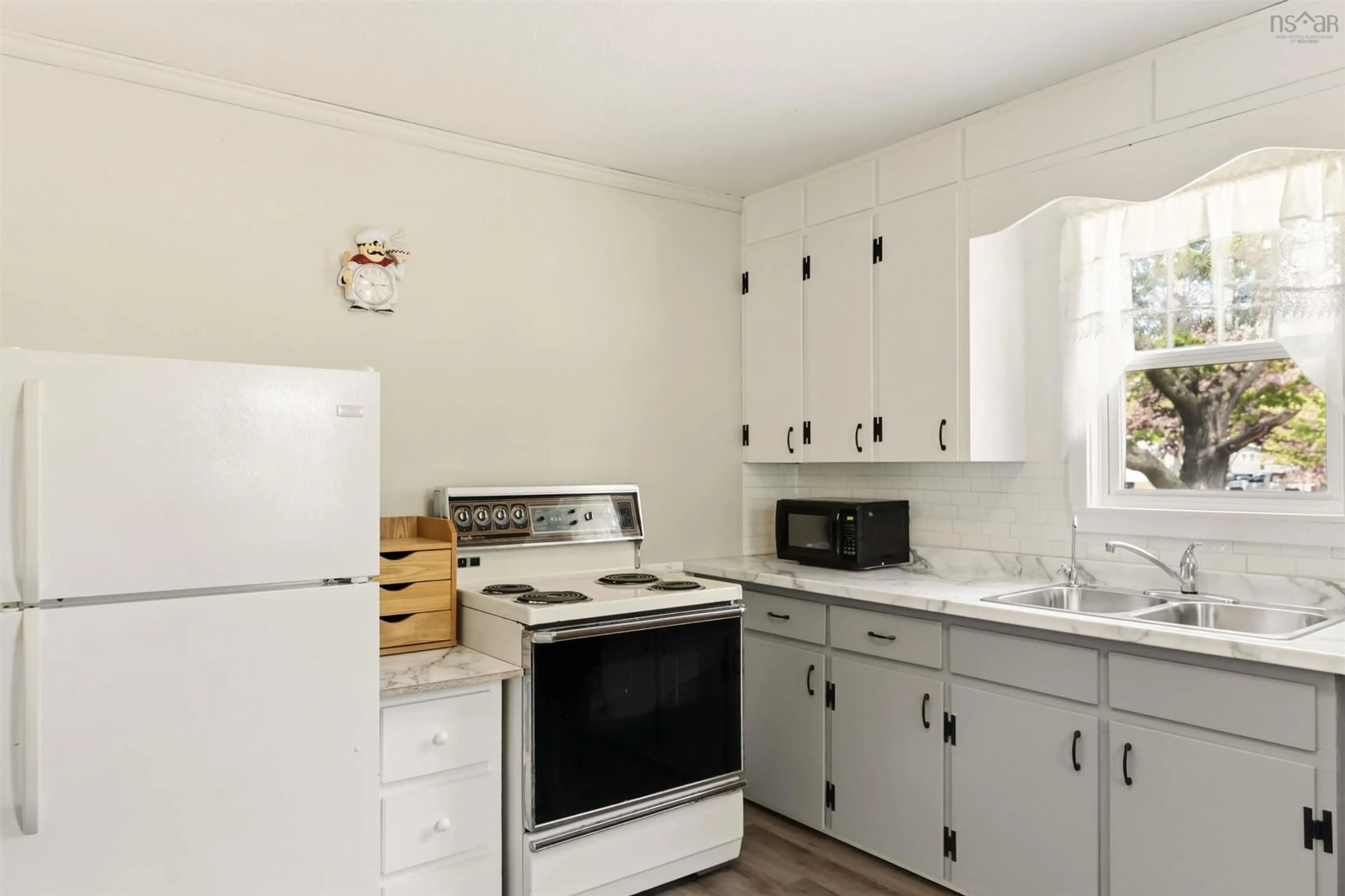 Standard kitchen, unknown for 14284 Highway 1, Wilmot Nova Scotia B0S 1P0