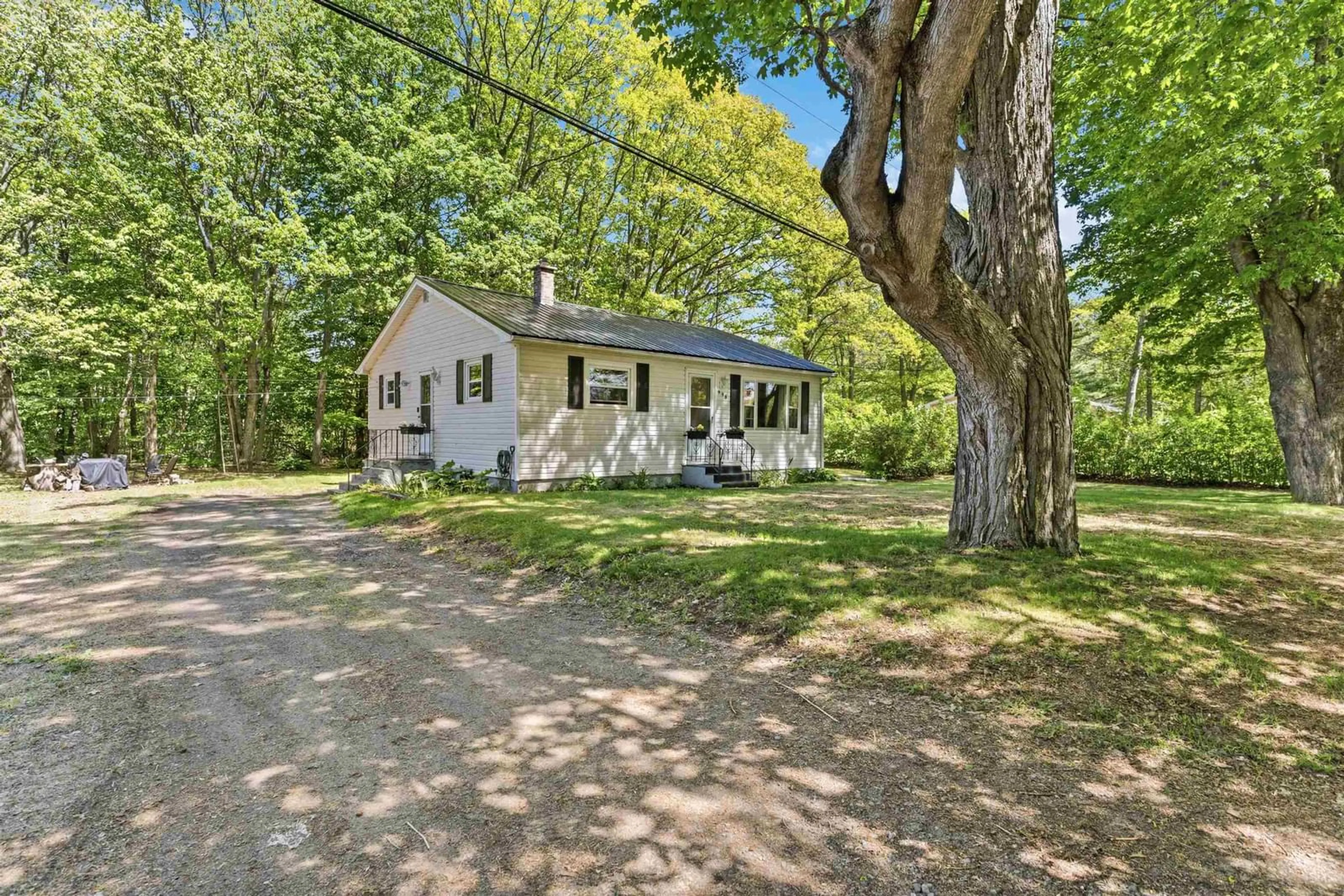 A pic from outside/outdoor area/front of a property/back of a property/a pic from drone, water/lake/river/ocean view for 998 Maple Ave, Aylesford Nova Scotia B0P 1C0