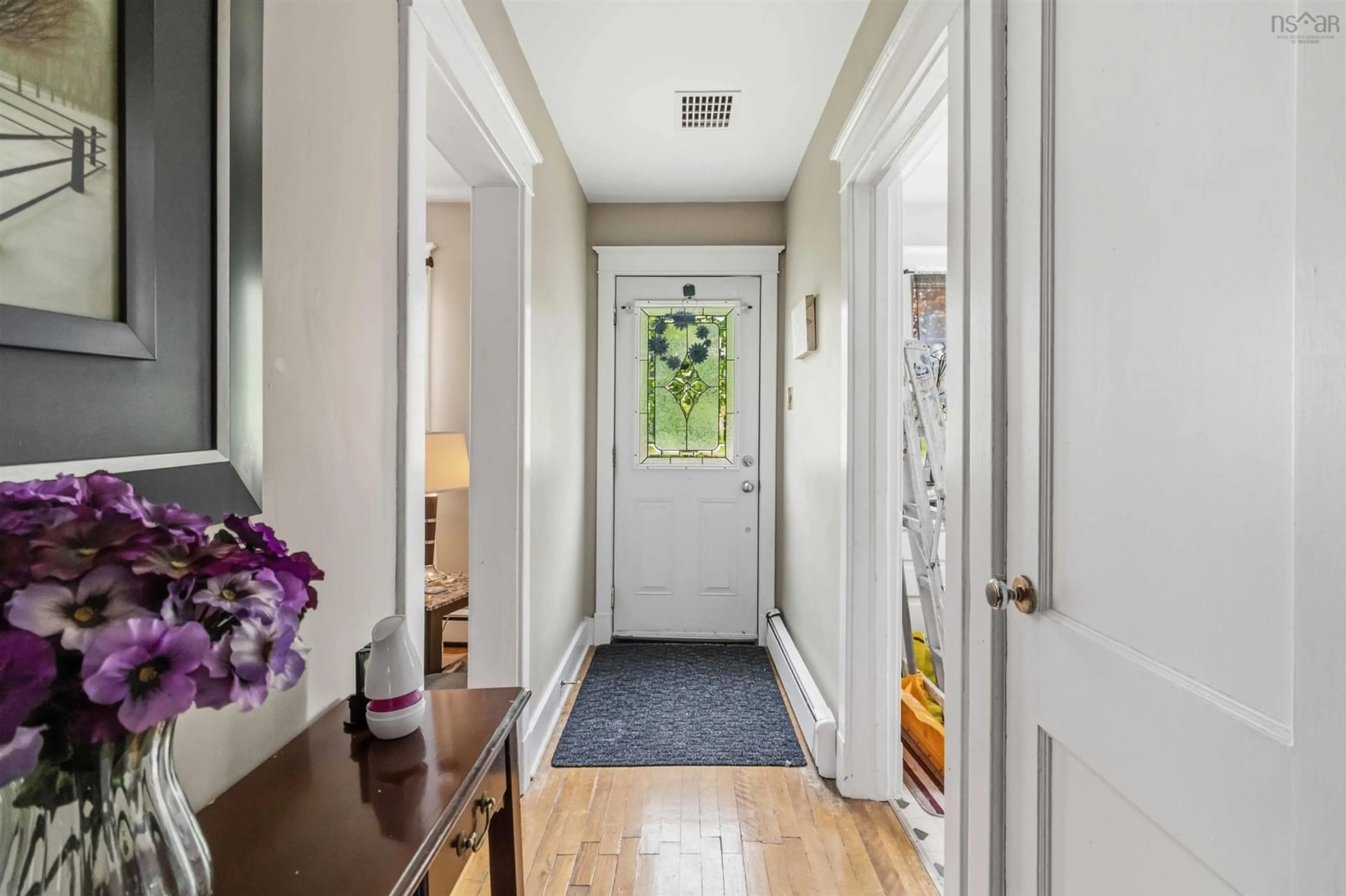 Indoor entryway for 3400 Connaught Ave, Halifax Nova Scotia B3L 3B5