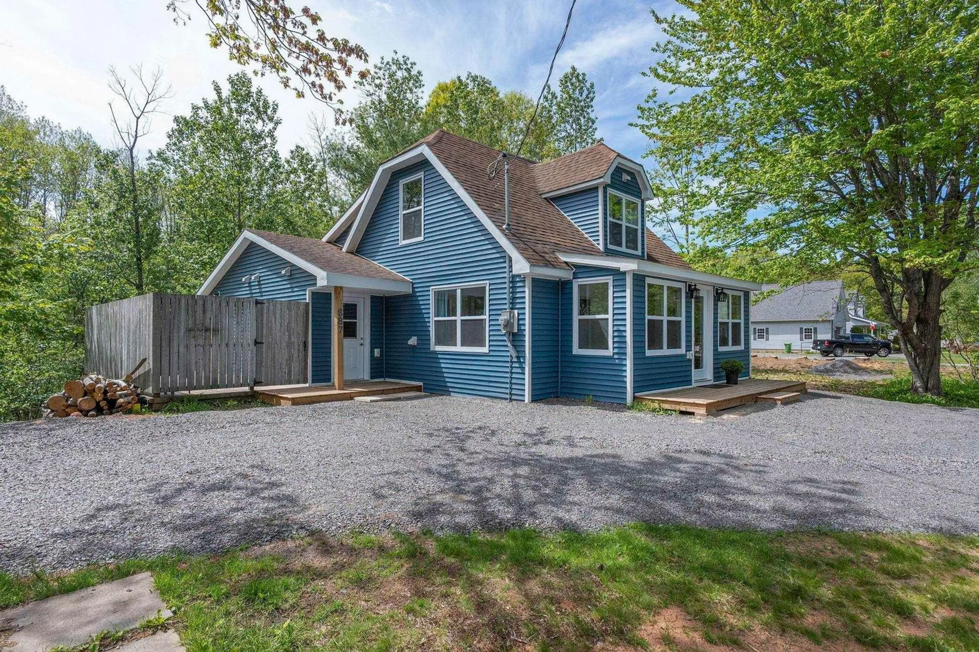 Home with vinyl exterior material, street for 887 Cambridge Rd, Cambridge Nova Scotia B0P 1G0