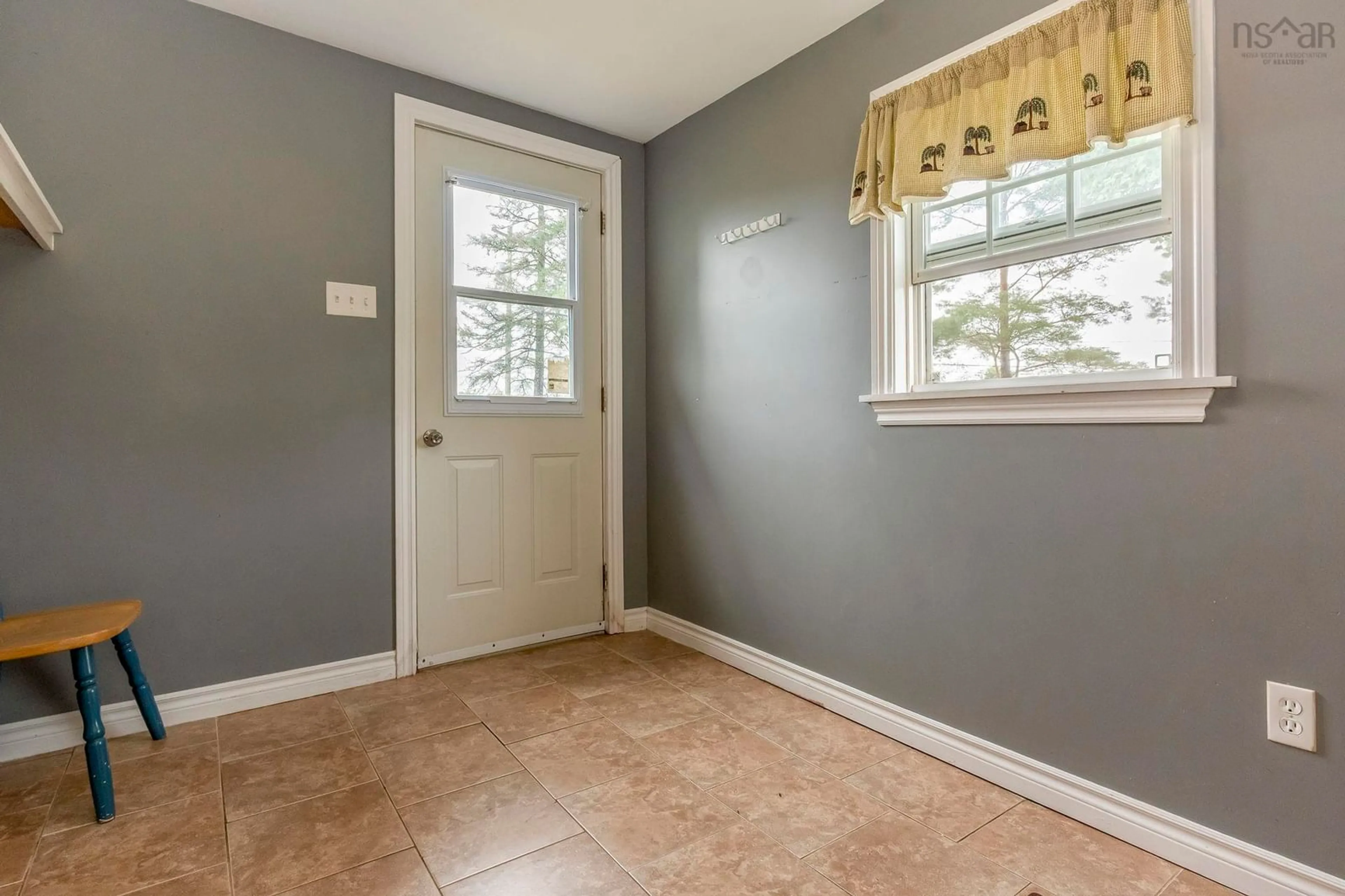 Indoor entryway for 623 Main St, Lawrencetown Nova Scotia B0S 1M0