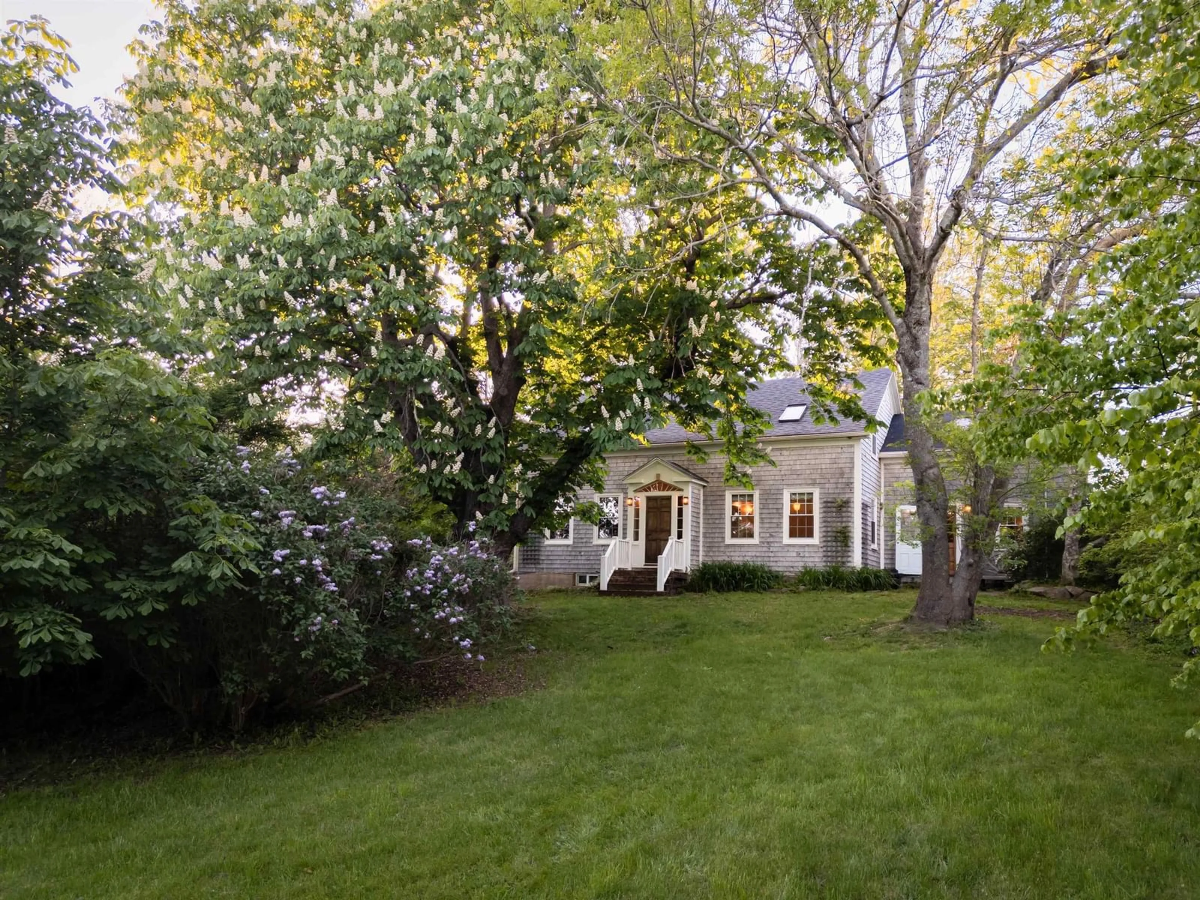 A pic from outside/outdoor area/front of a property/back of a property/a pic from drone, street for 5043 Granville Rd, Granville Ferry Nova Scotia B0S 1A0
