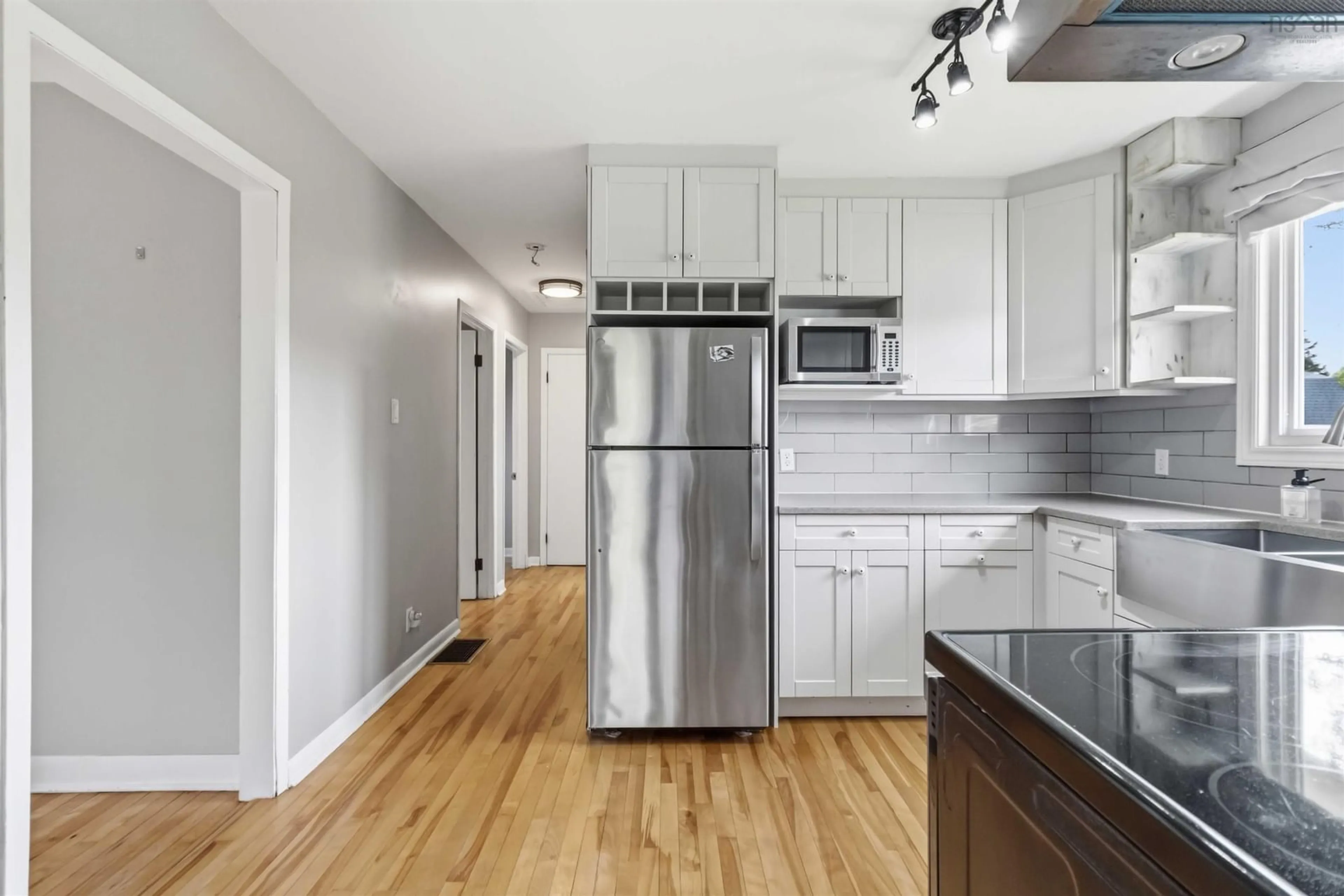 Standard kitchen, wood/laminate floor for 428 Dyke Rd, Cow Bay Nova Scotia B3G 1K6