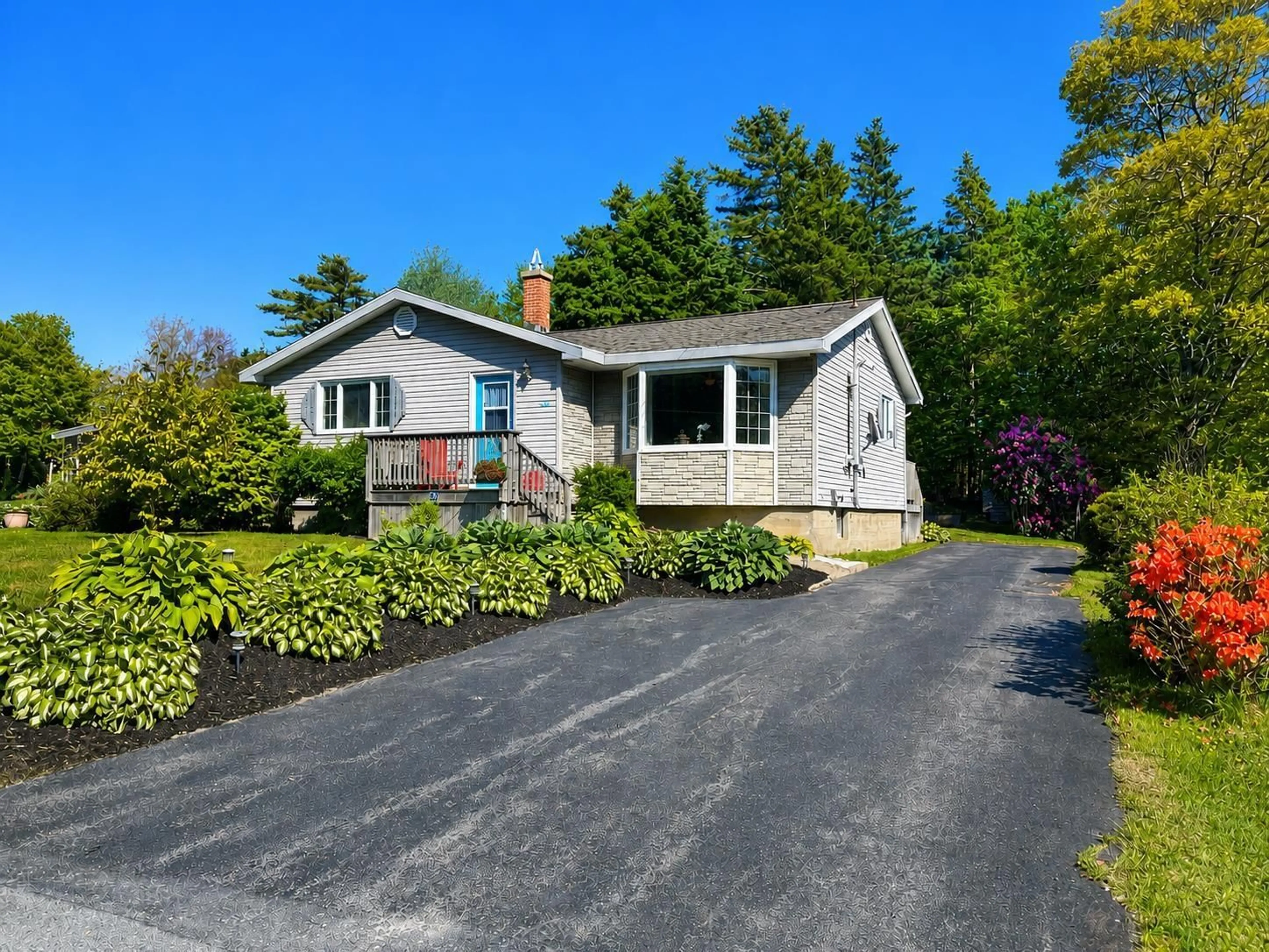 Home with vinyl exterior material, street for 39 Barss St, Liverpool Nova Scotia B0T 1K0
