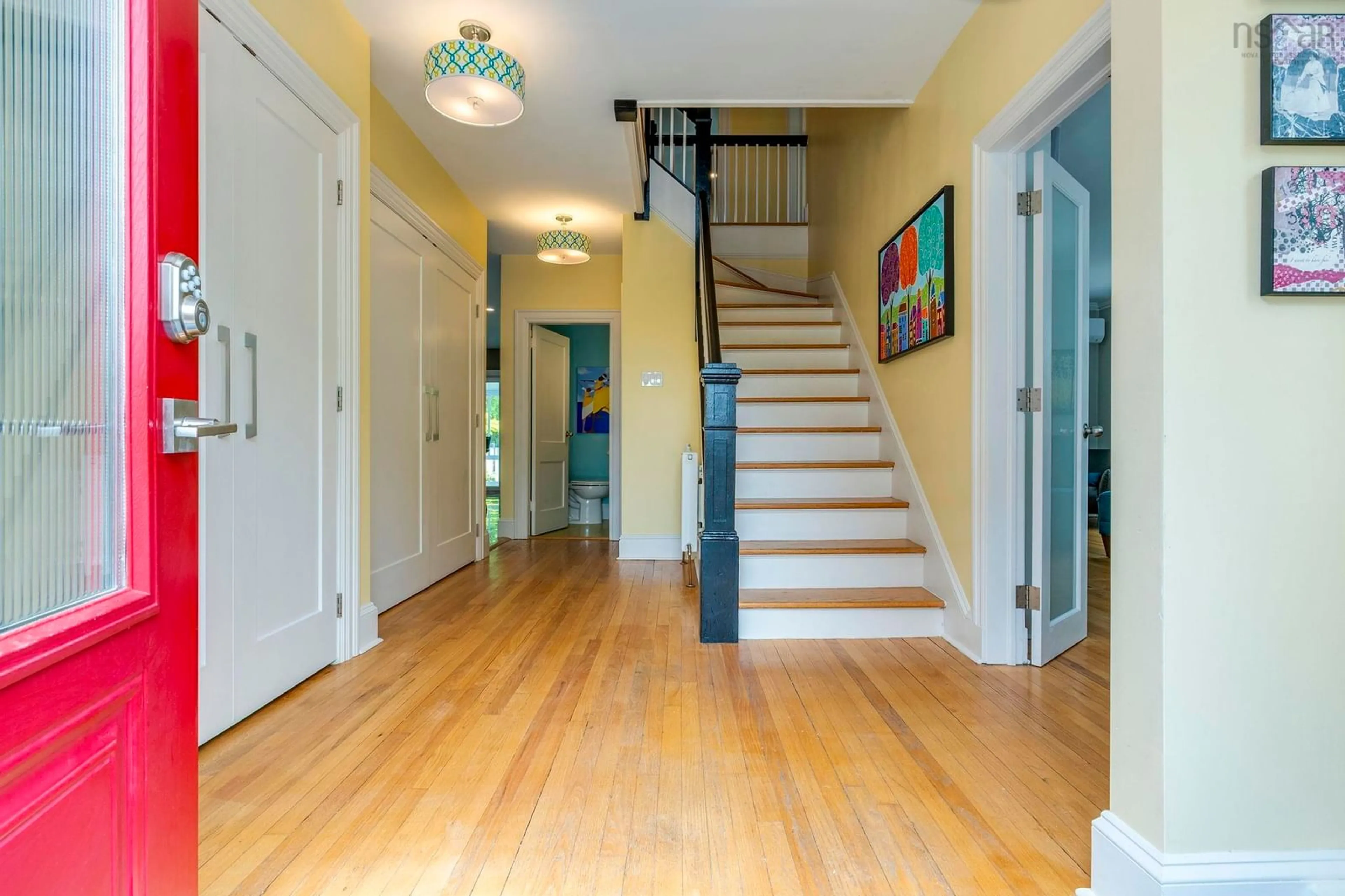 Indoor foyer for 1153 Dalhousie St, Halifax Nova Scotia B3H 3W5