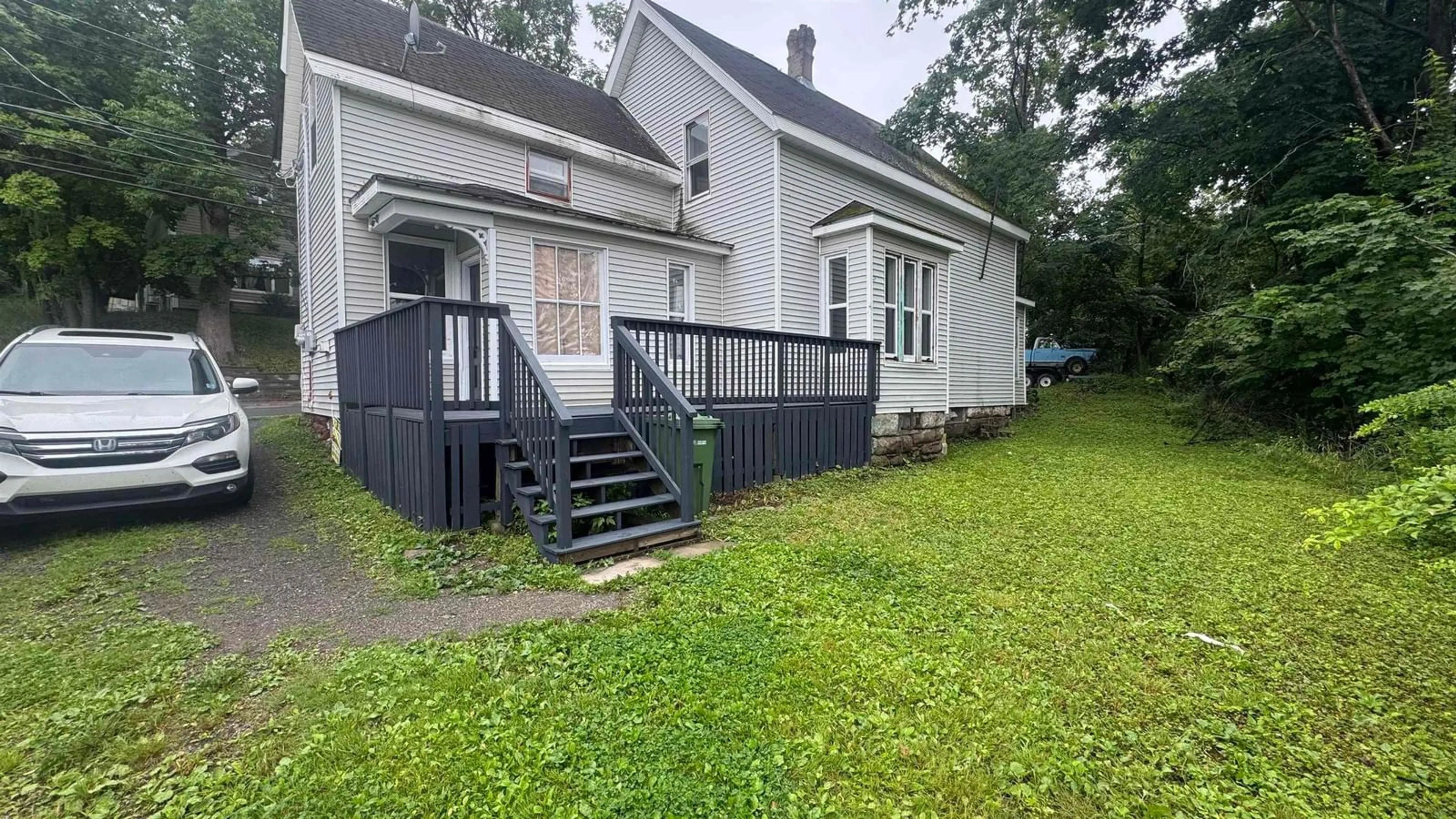 A pic from outside/outdoor area/front of a property/back of a property/a pic from drone, building for 264 High St, New Glasgow Nova Scotia B2H 2P1