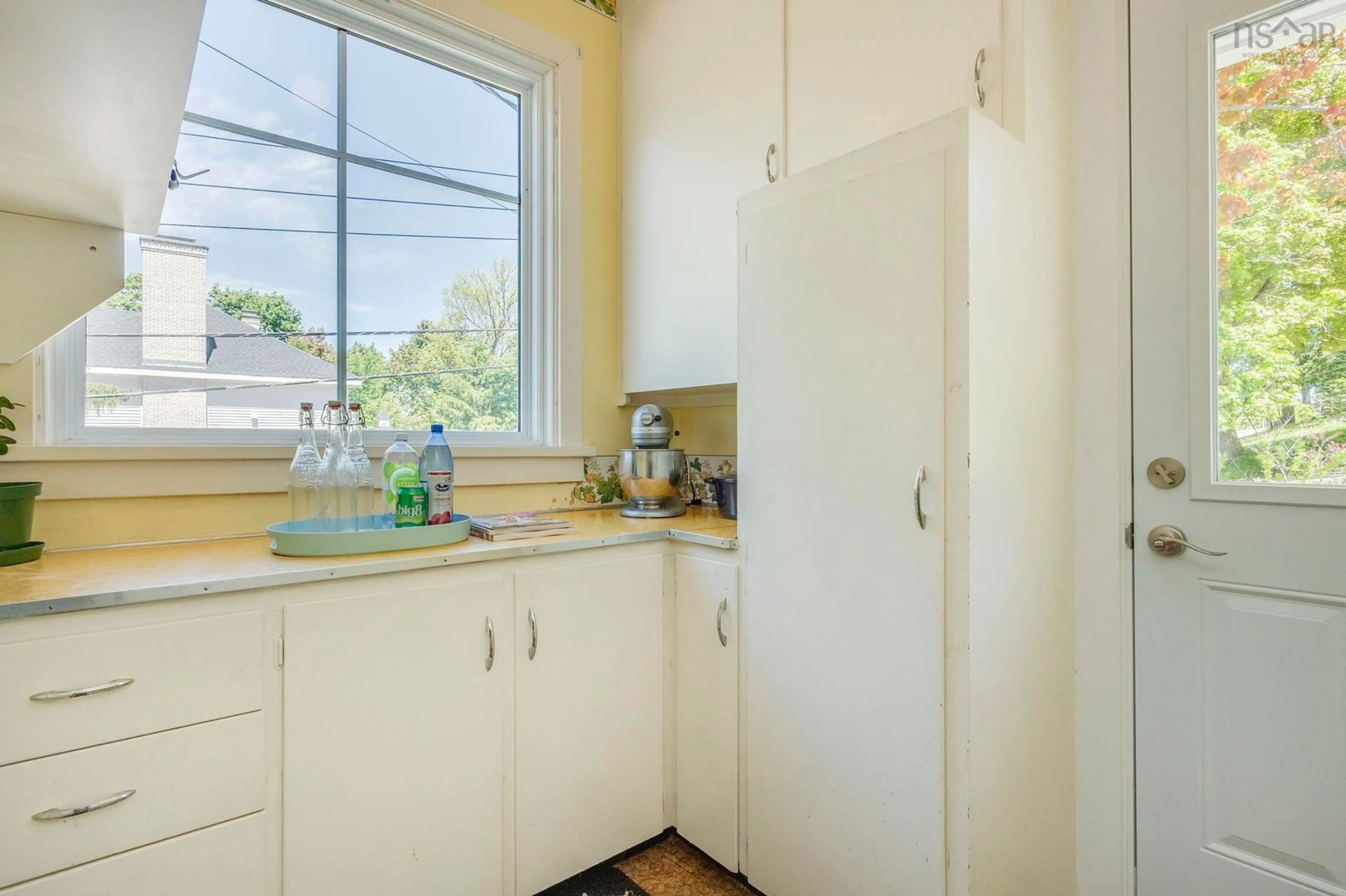 Standard kitchen, ceramic/tile floor for 471 Clifton Ave, Windsor Nova Scotia B0N 2T0