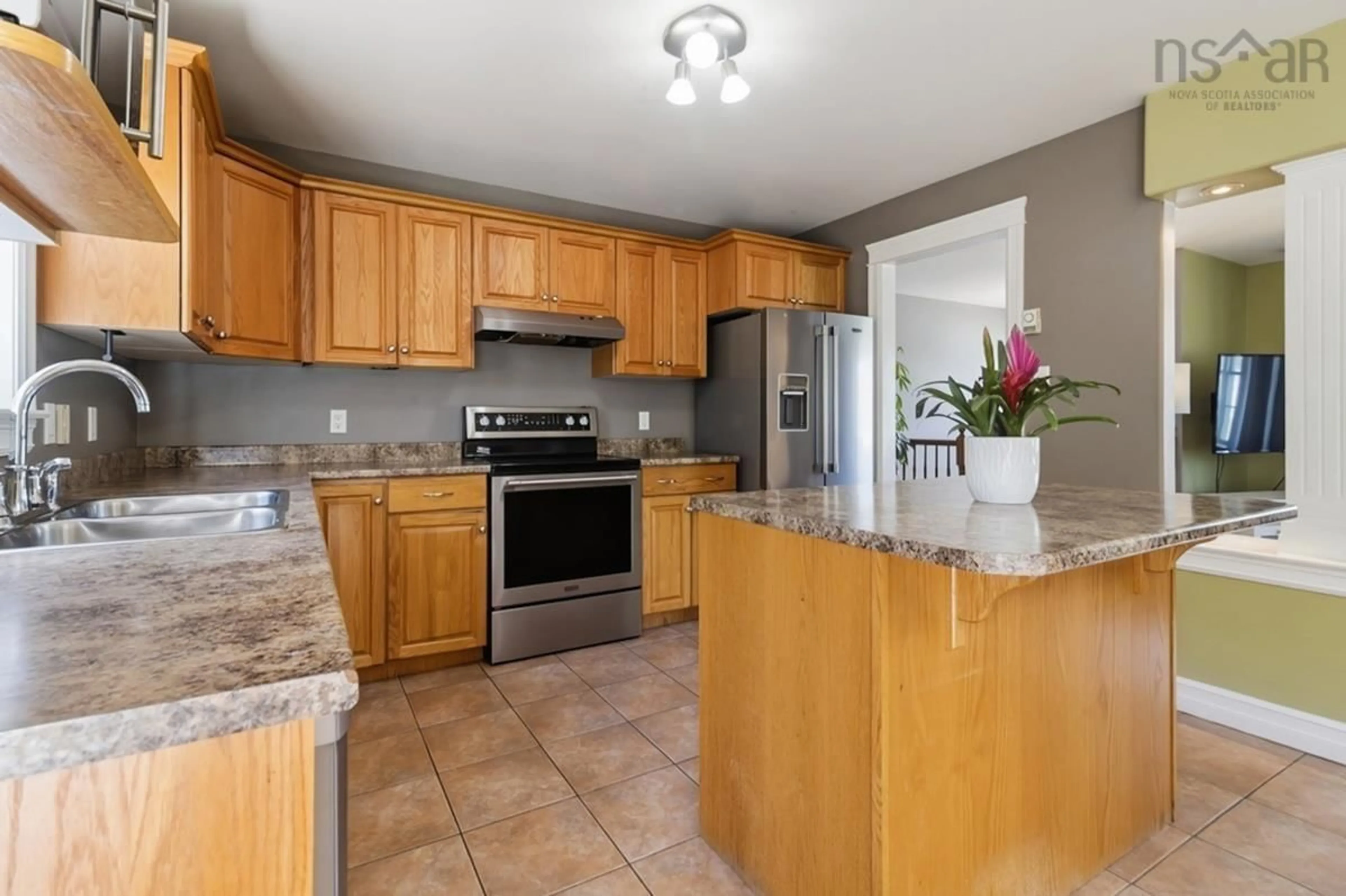 Standard kitchen, ceramic/tile floor for 1211 Sackville Dr, Middle Sackville Nova Scotia B4E 3G1