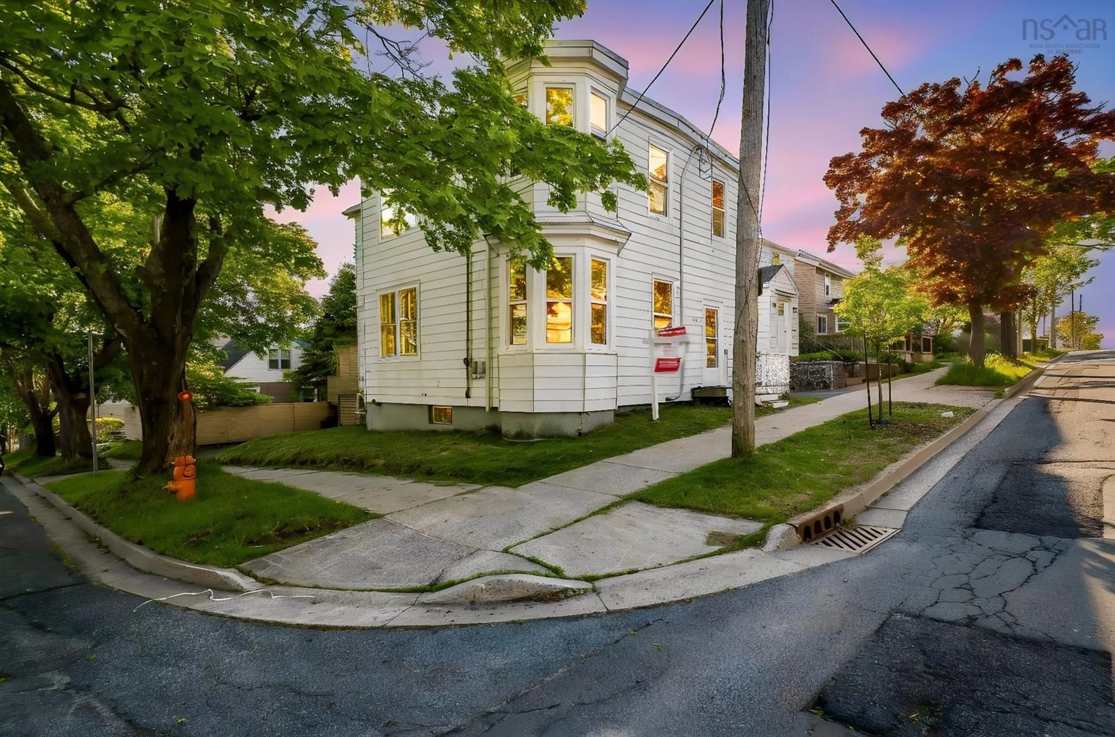 A pic from outside/outdoor area/front of a property/back of a property/a pic from drone, street for 3342 Robie St, Halifax Nova Scotia B3K 4S2