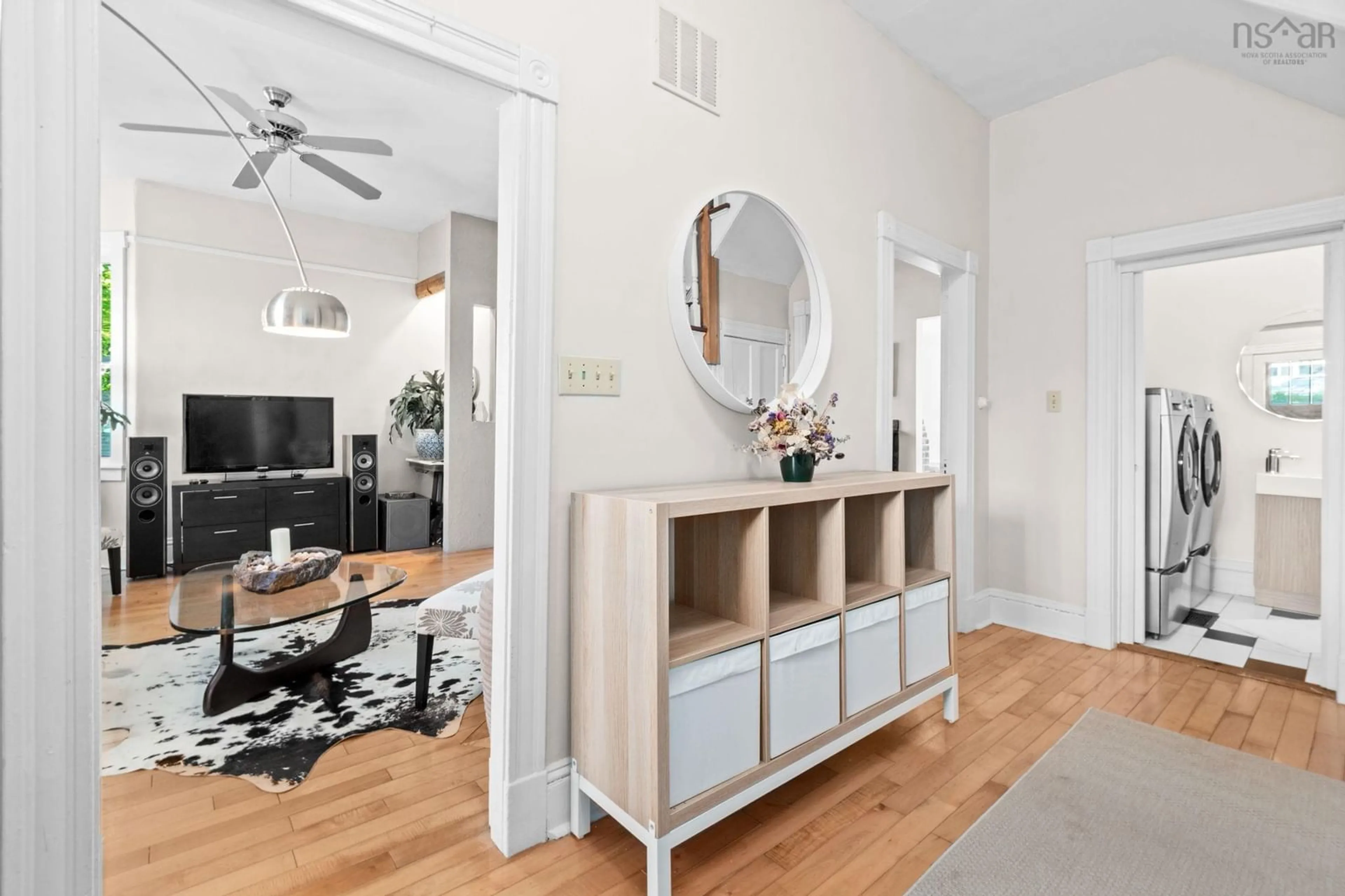 Indoor entryway for 3342 Robie St, Halifax Nova Scotia B3K 4S2