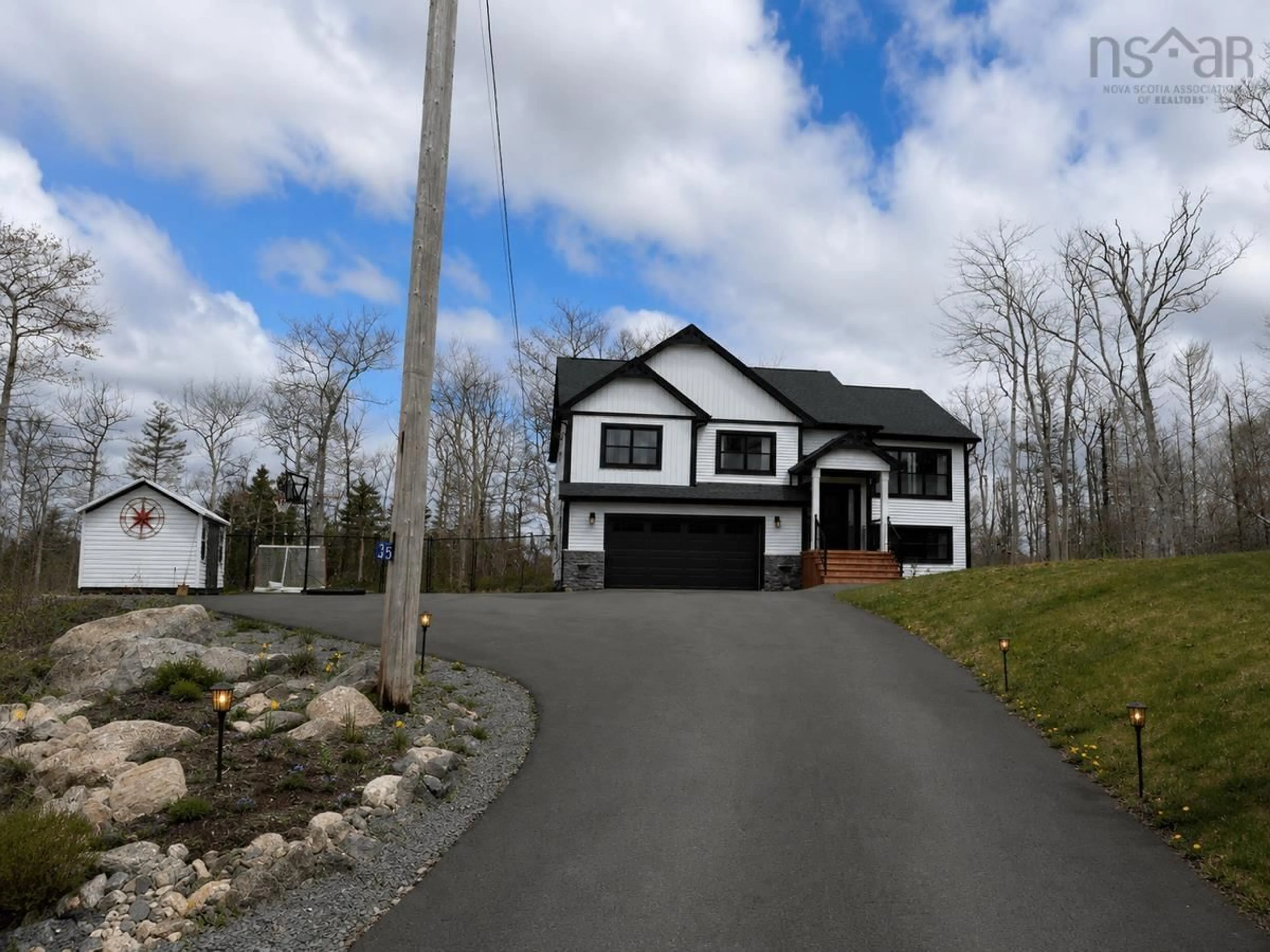 Unknown for 35 Hummingbird Lane, Hammonds Plains Nova Scotia B3Z 1H9