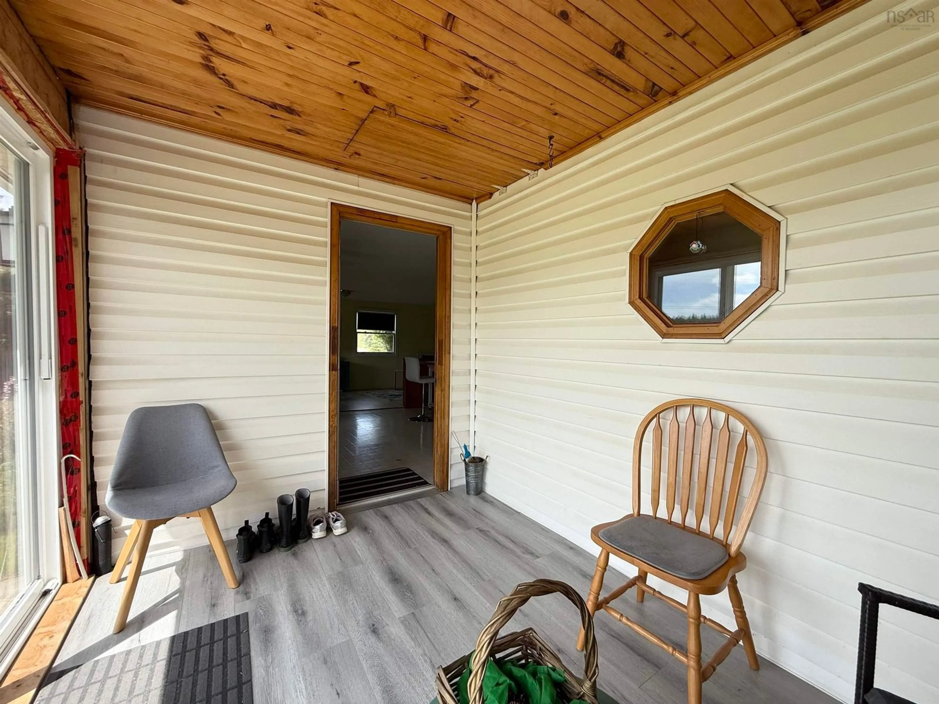 Indoor entryway for 345 Murchyville Rd, Murchyville Nova Scotia B0N 1X0