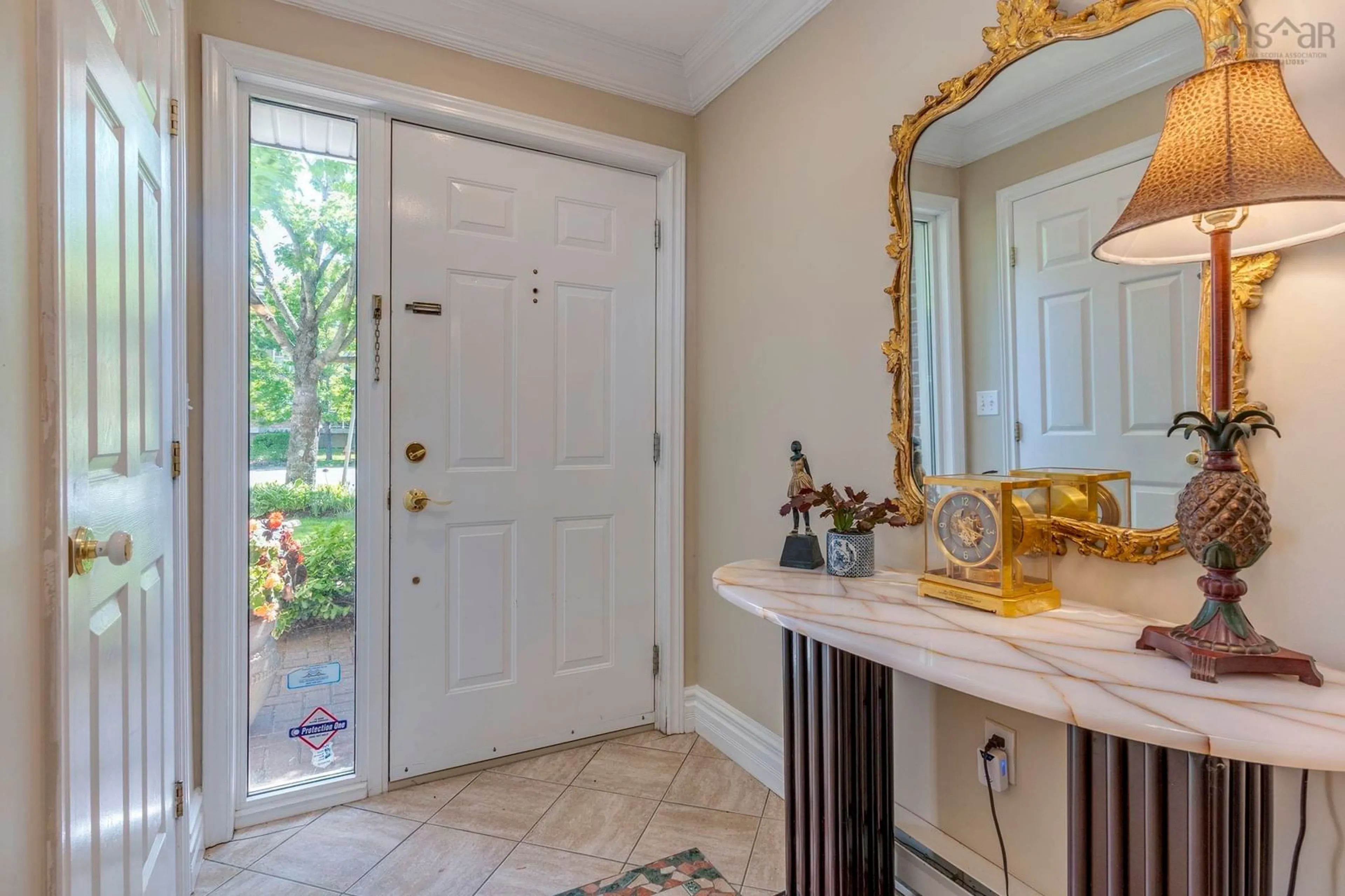 Indoor entryway for 5 Arthur Lismer Crt, Bedford Nova Scotia B4A 4B4