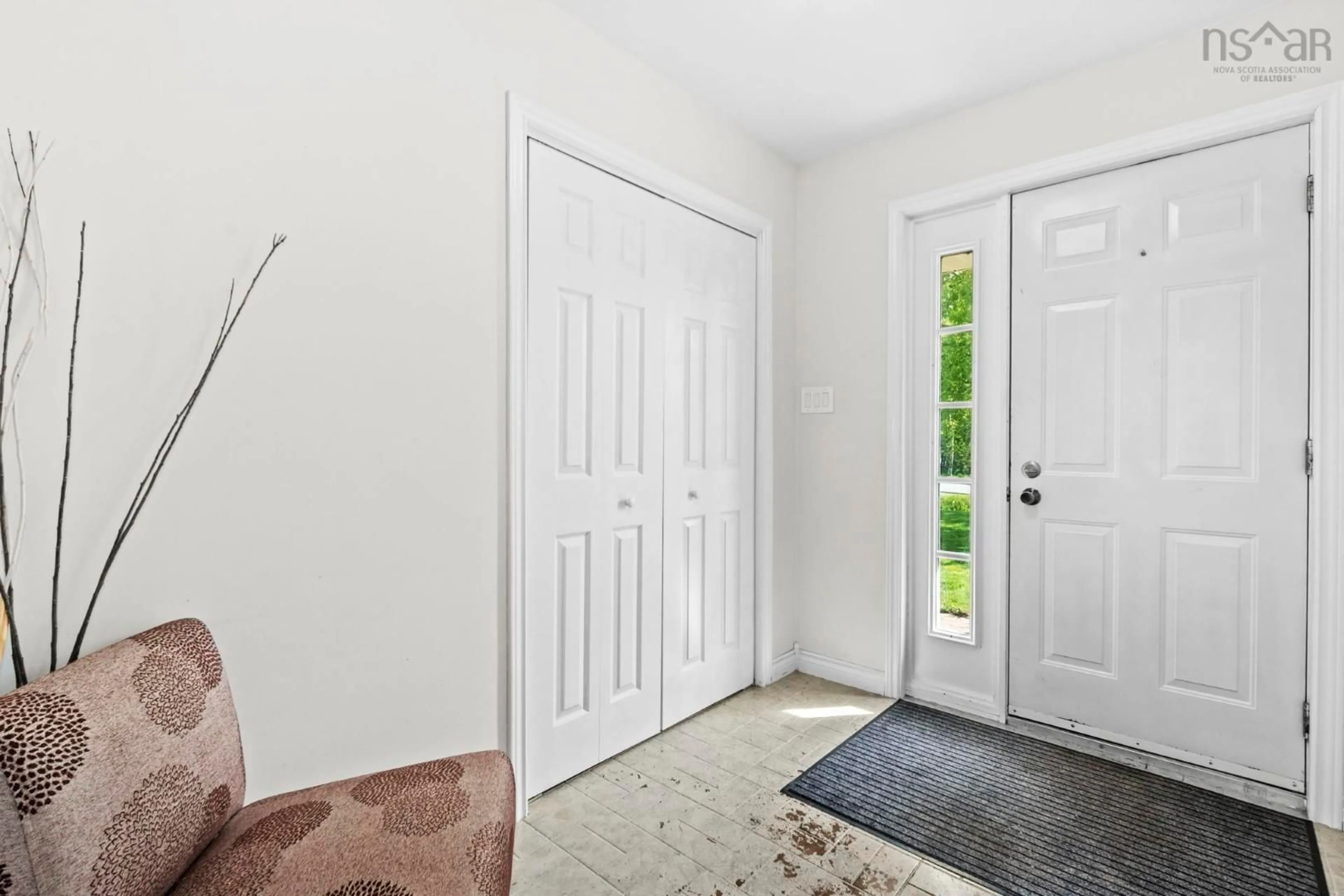 Indoor entryway for 33 Rockwell Dr, Mount Uniacke Nova Scotia B0N 1Z0