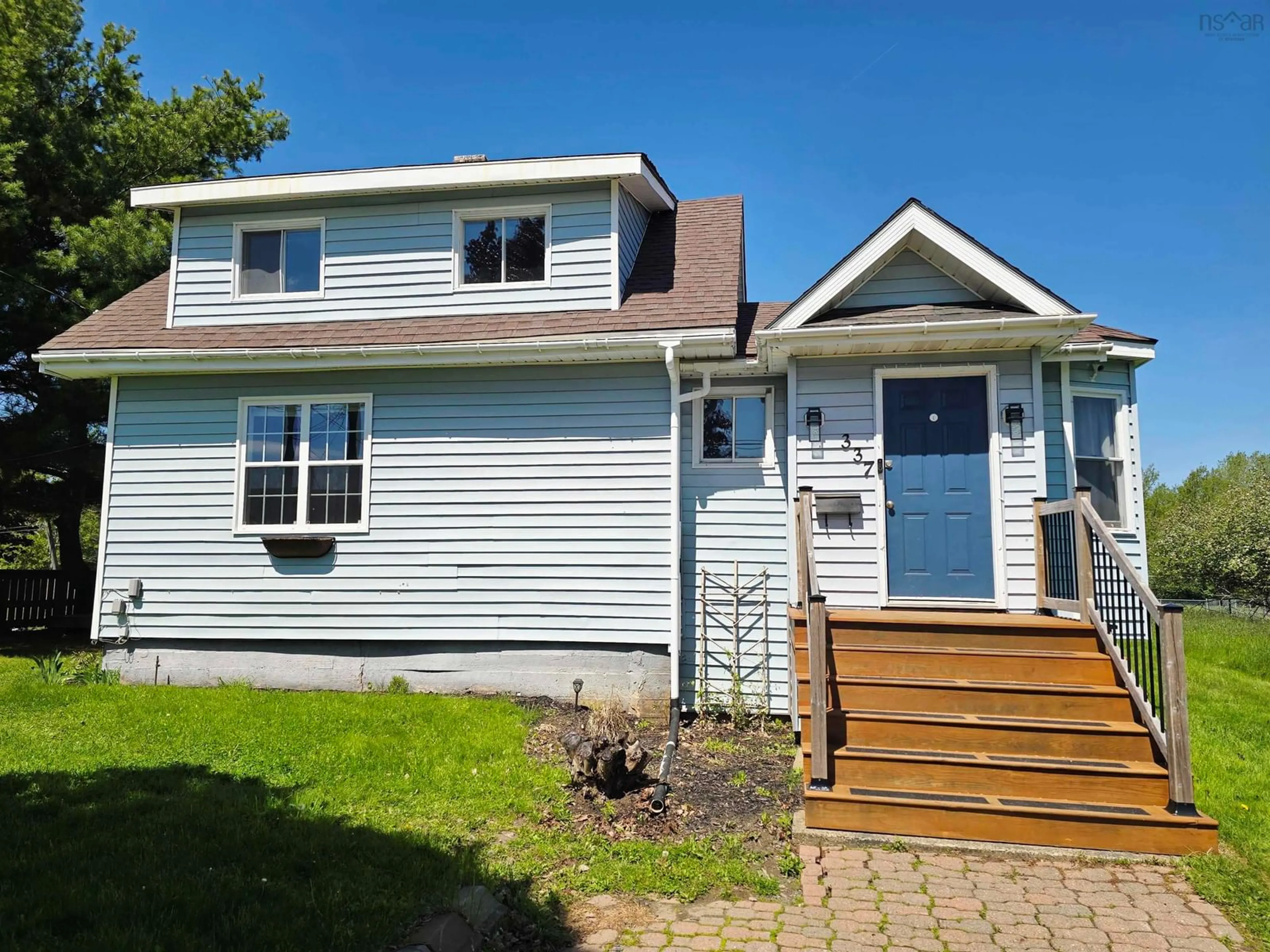 Home with vinyl exterior material, street for 337 Tremont St, New Glasgow Nova Scotia B2H 3Z6
