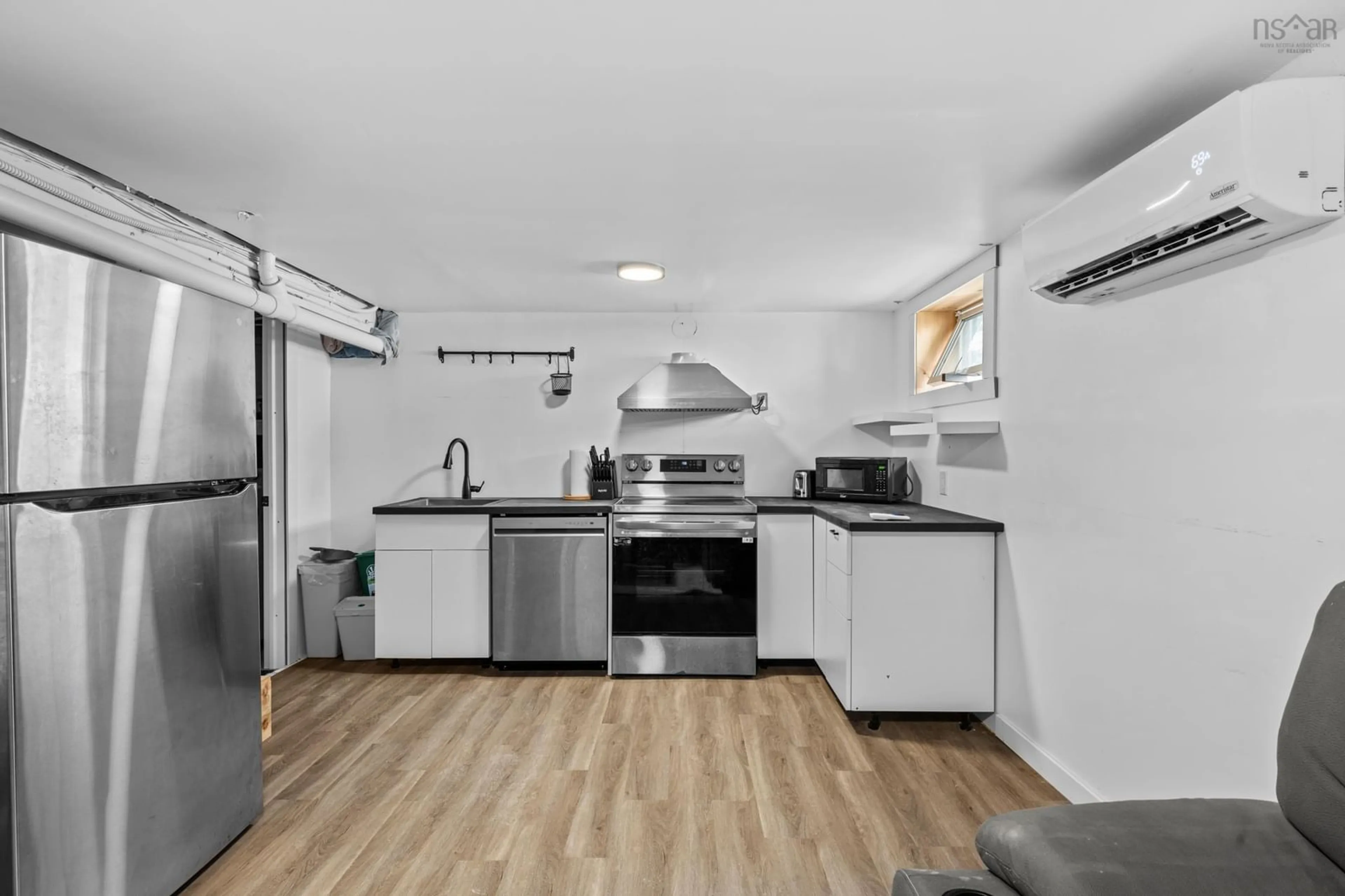 Standard kitchen, unknown for 29 Auburn Ave, Halifax Nova Scotia B3R 1K3
