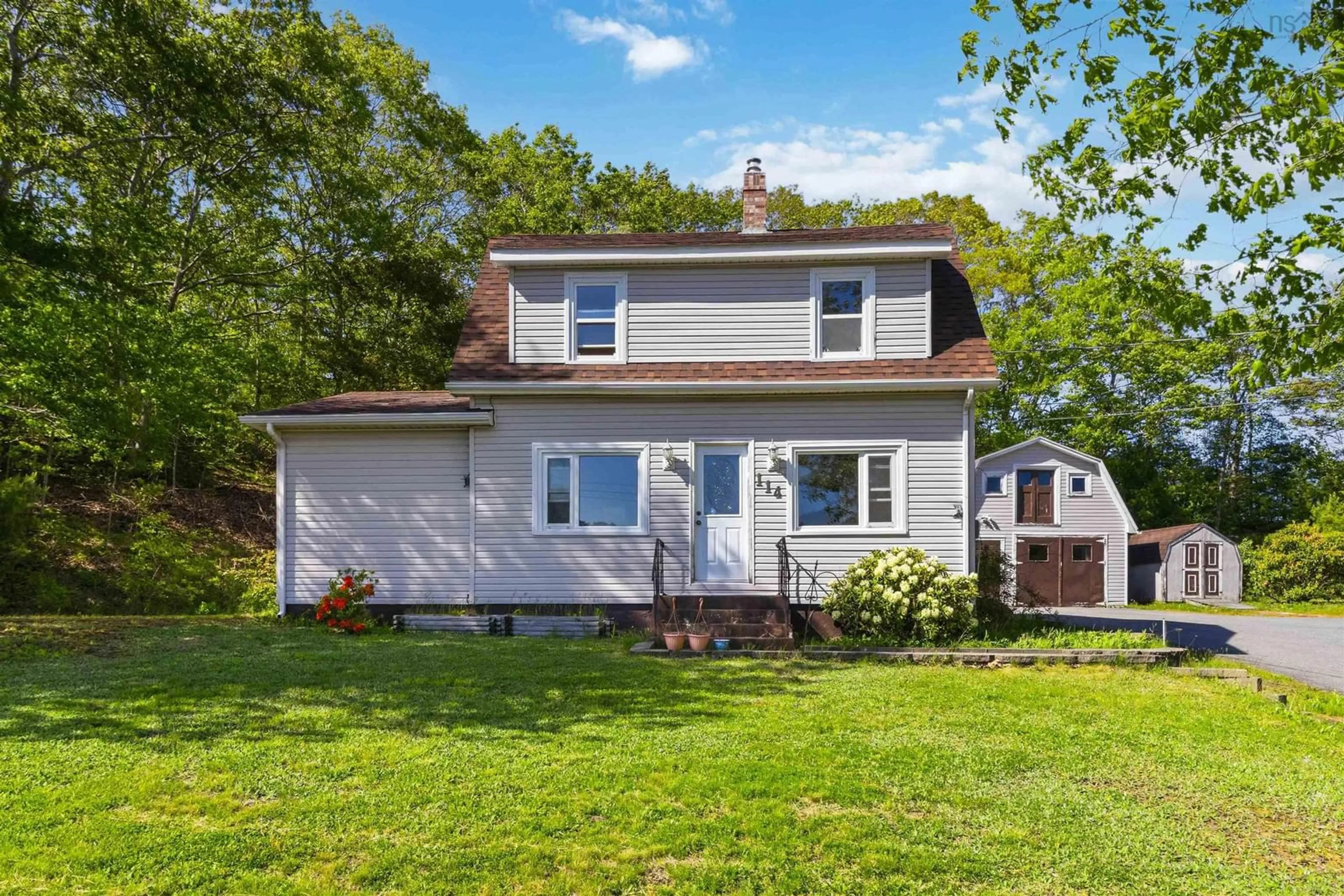 Home with vinyl exterior material, street for 114 Lahave St, Bridgewater Nova Scotia B4V 2T5