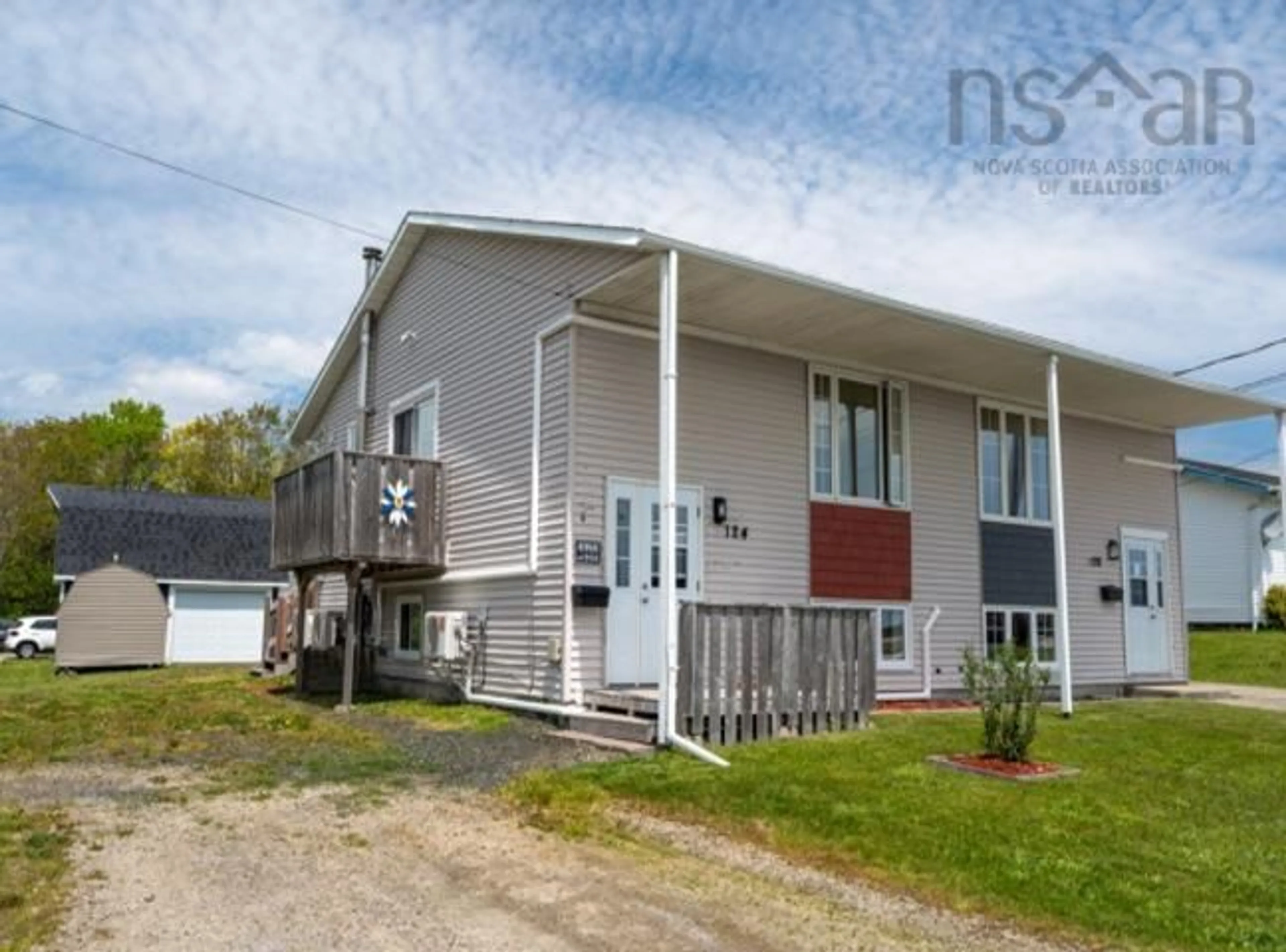Home with vinyl exterior material, street for 124 Herbert St, Yarmouth Nova Scotia B5A 2S7