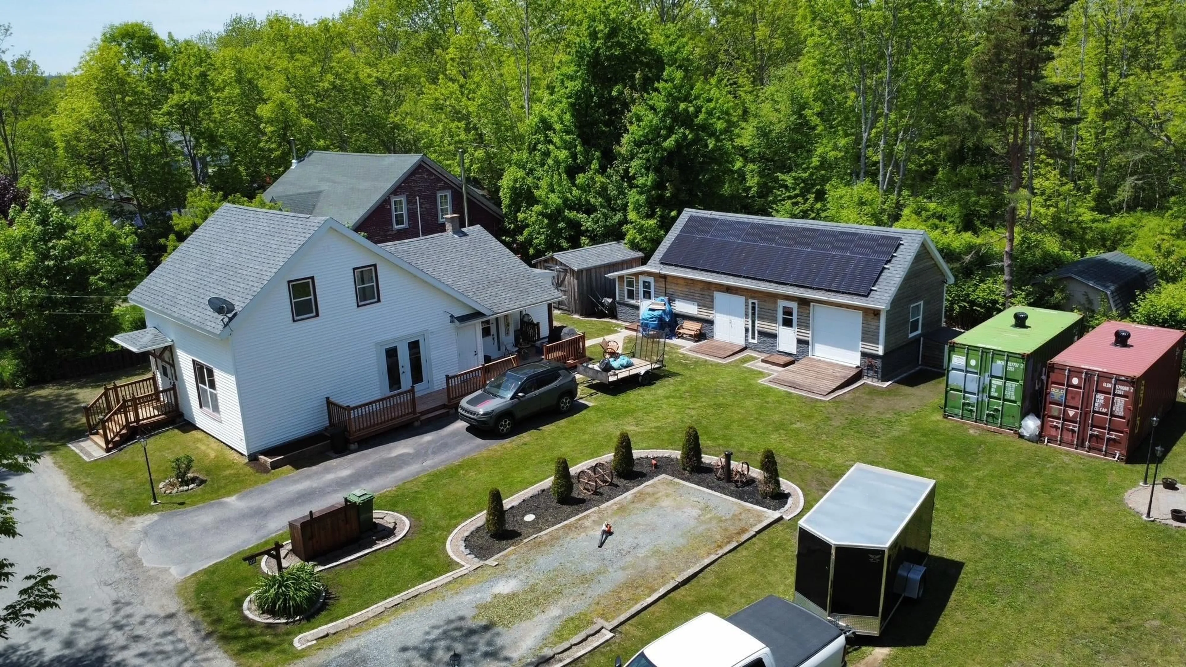 A pic from outside/outdoor area/front of a property/back of a property/a pic from drone, unknown for 22 Forest St, Milton Nova Scotia B0T 1P0