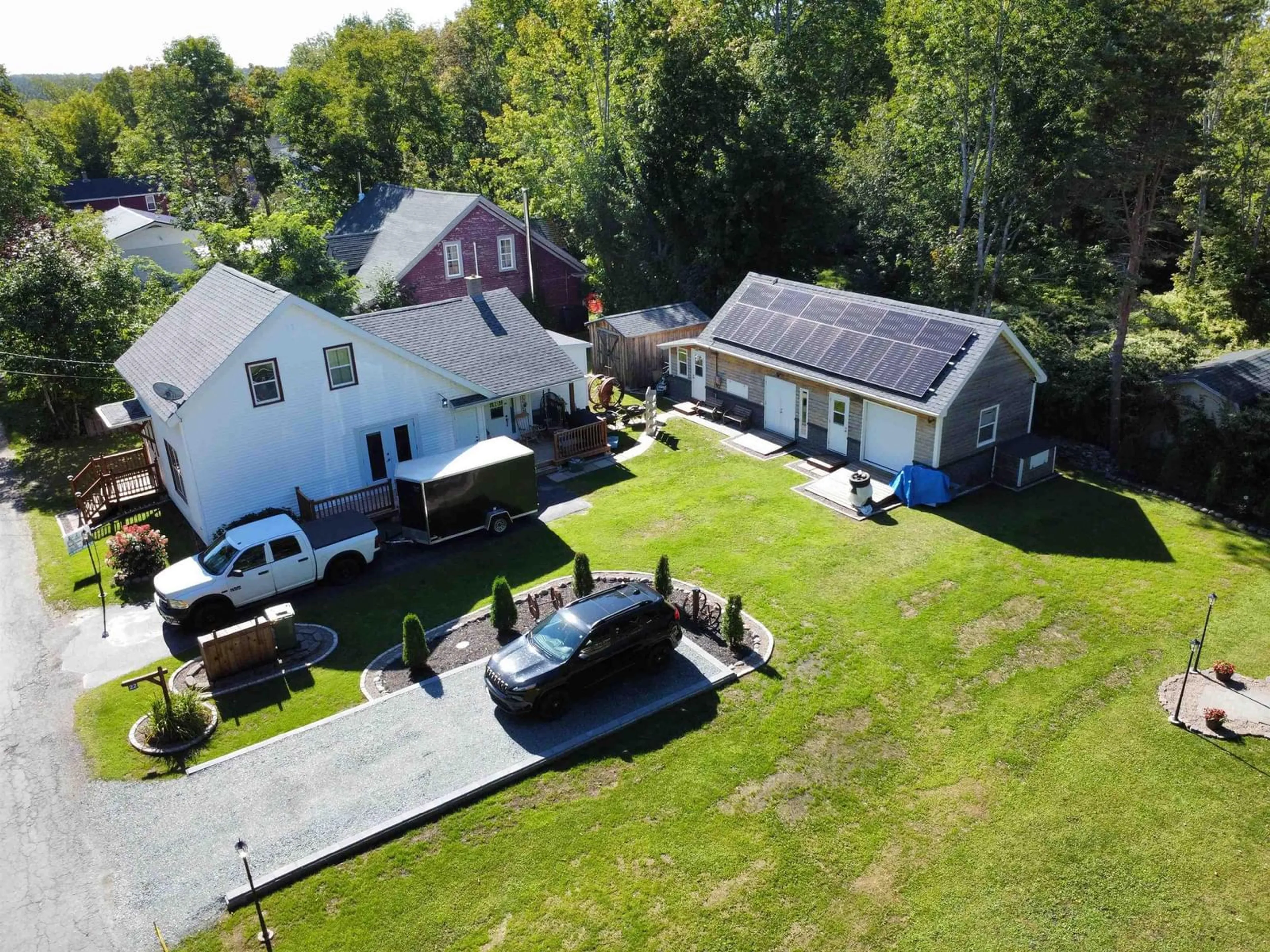 A pic from outside/outdoor area/front of a property/back of a property/a pic from drone, unknown for 22 Forest St, Milton Nova Scotia B0T 1P0