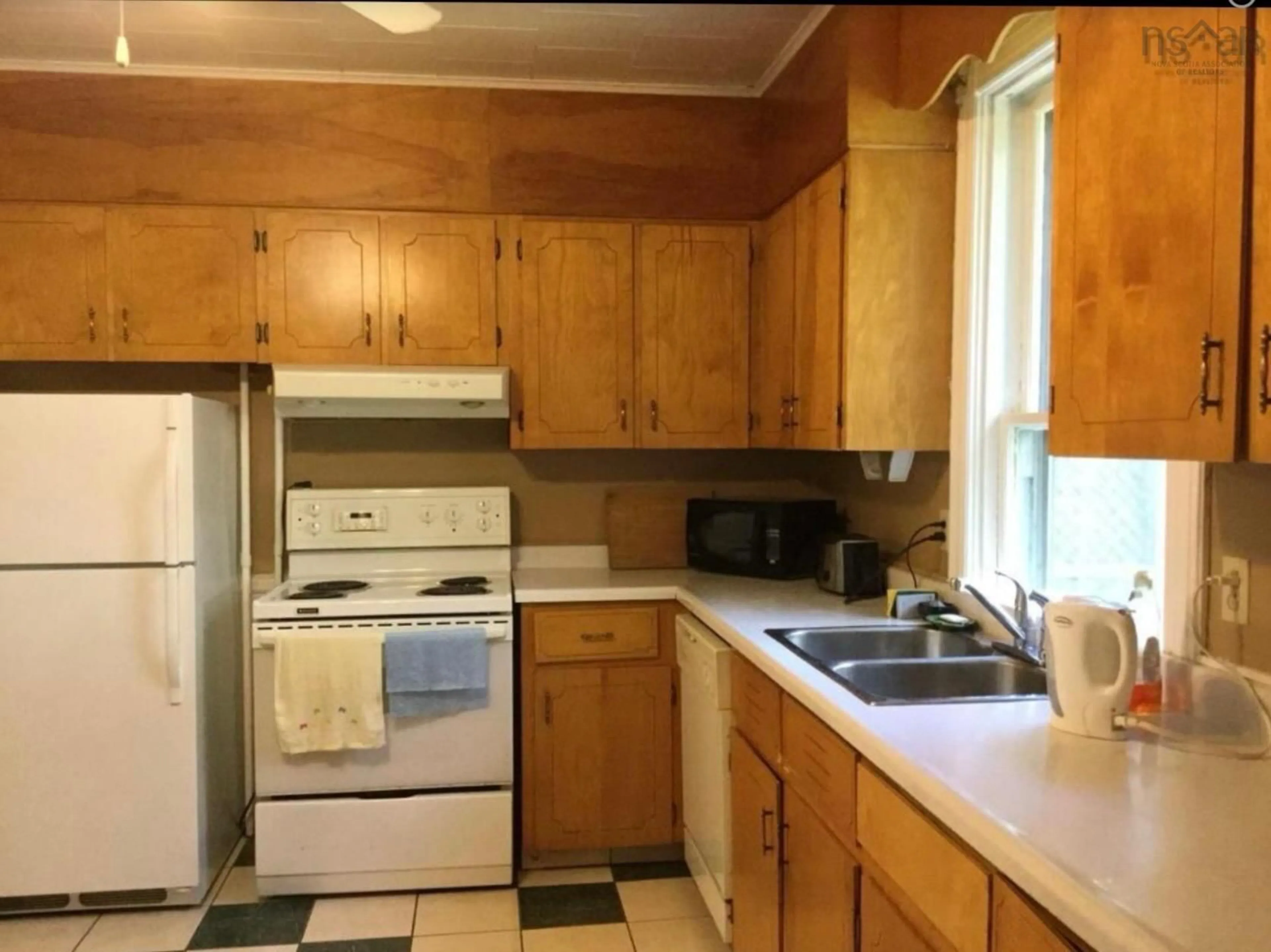 Standard kitchen, unknown for 257 Bentinck St, Cape Breton Nova Scotia B1P 1H1