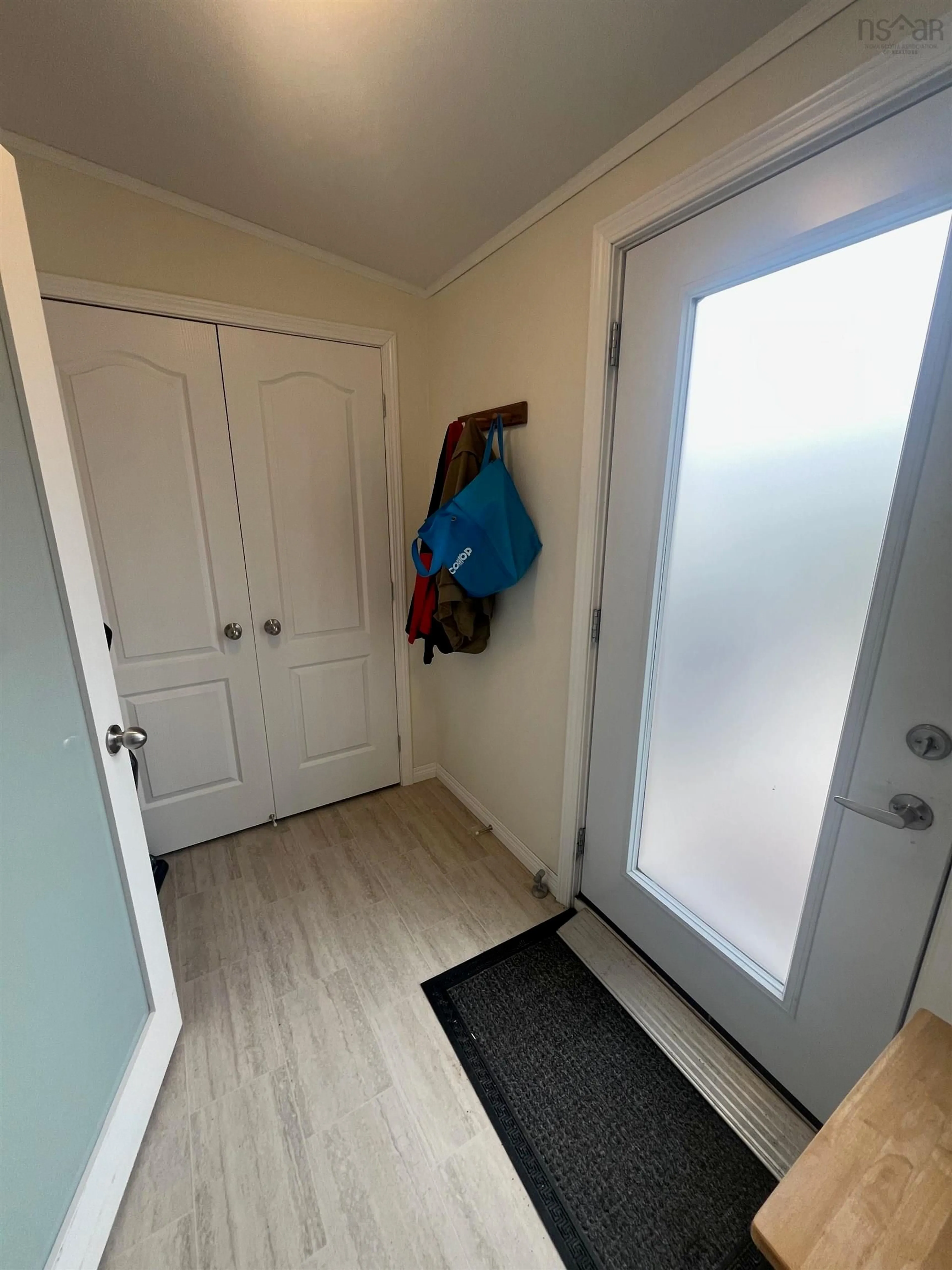 Indoor entryway for 269 Main Street, Canso Nova Scotia B0H 1H0