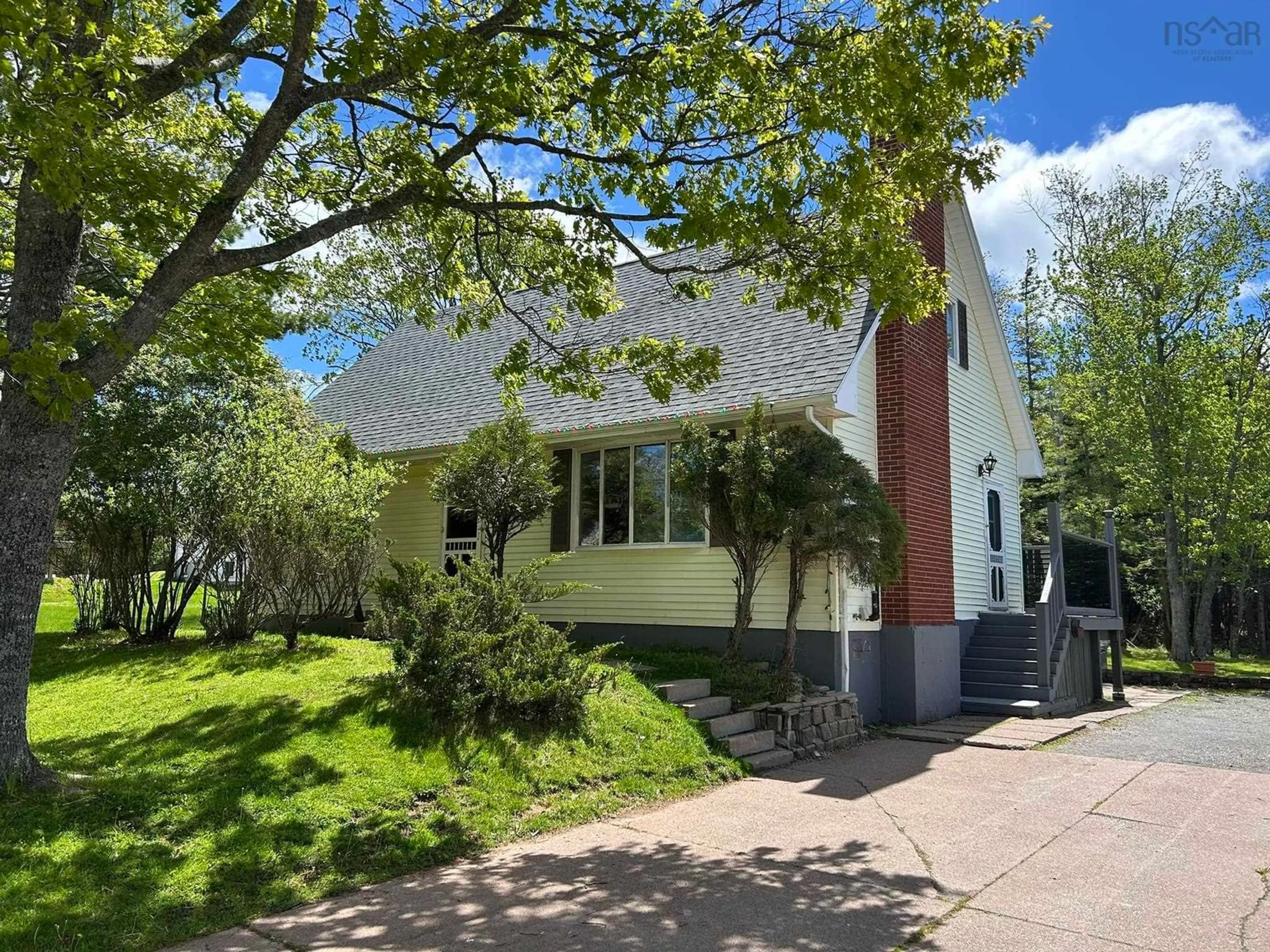 A pic from outside/outdoor area/front of a property/back of a property/a pic from drone, street for 146 Abbey Ave, Truro Nova Scotia B2N 5W6