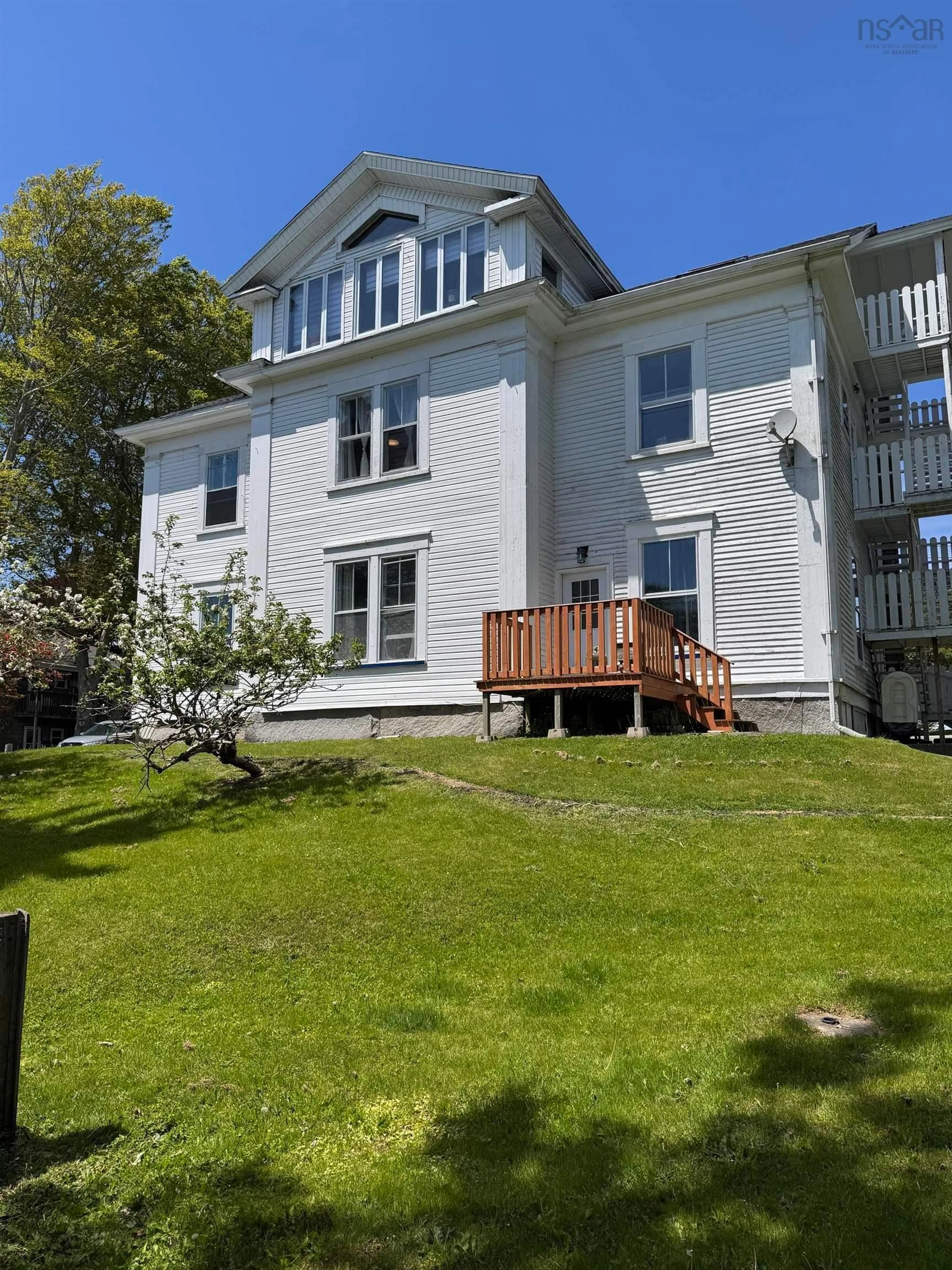 A pic from outside/outdoor area/front of a property/back of a property/a pic from drone, unknown for 6 Chipman Lane, Yarmouth Nova Scotia B5A 1N3