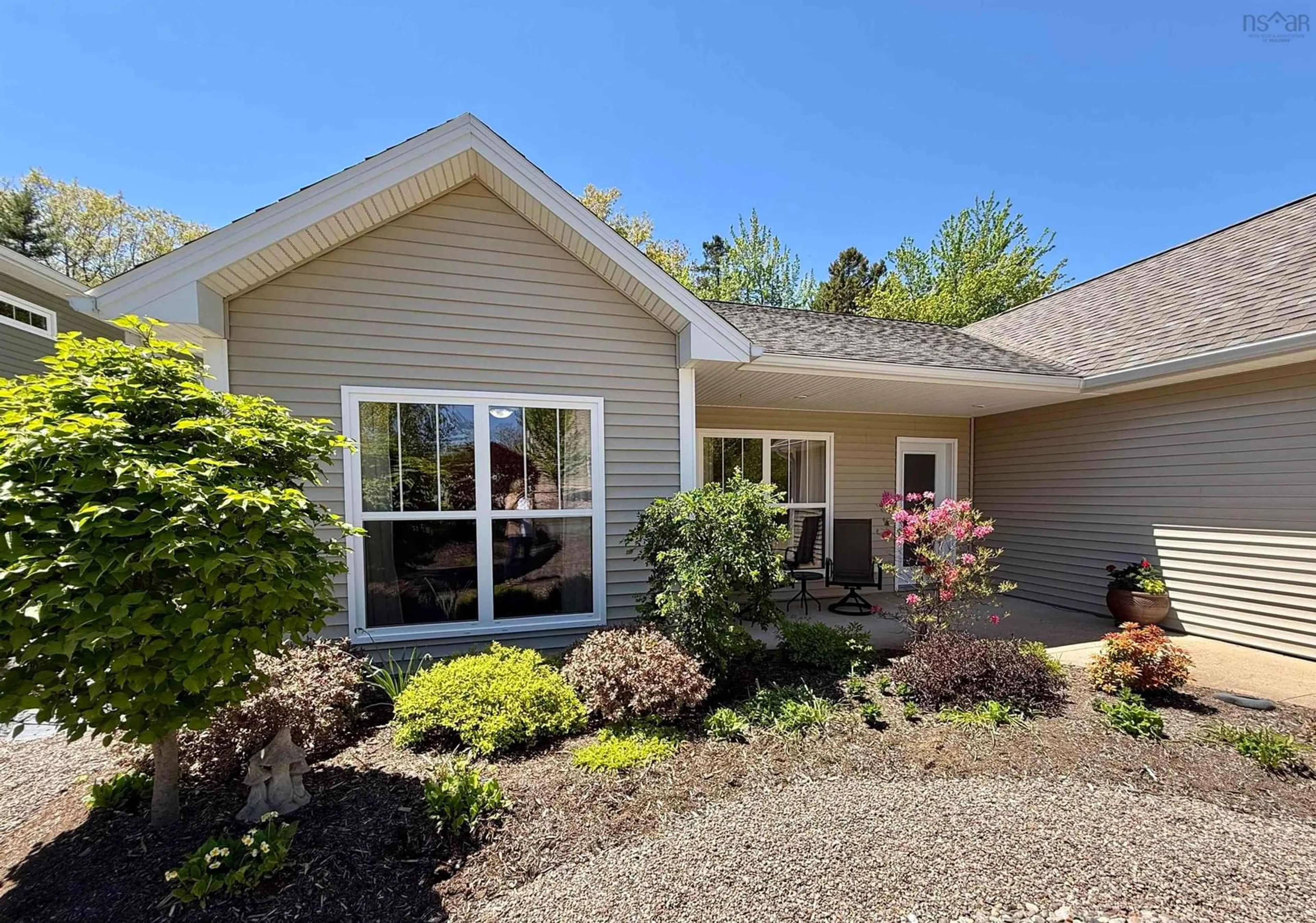 Home with vinyl exterior material, water/lake/river/ocean view for 32 Roundhouse Dr, Bridgewater Nova Scotia B4V 9A9
