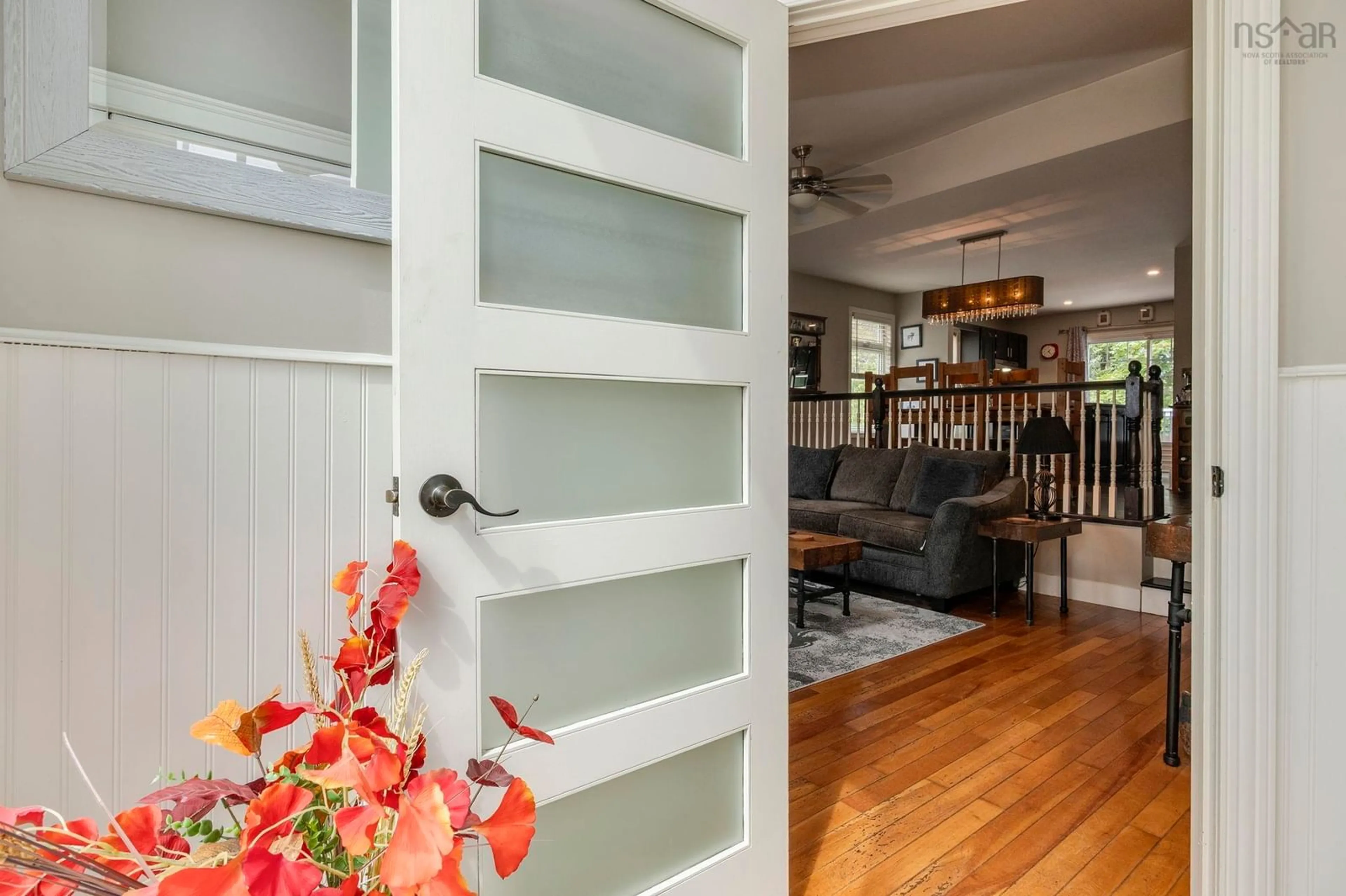 Indoor entryway for 133 Chaswood Dr, Dartmouth Nova Scotia B2V 2M4