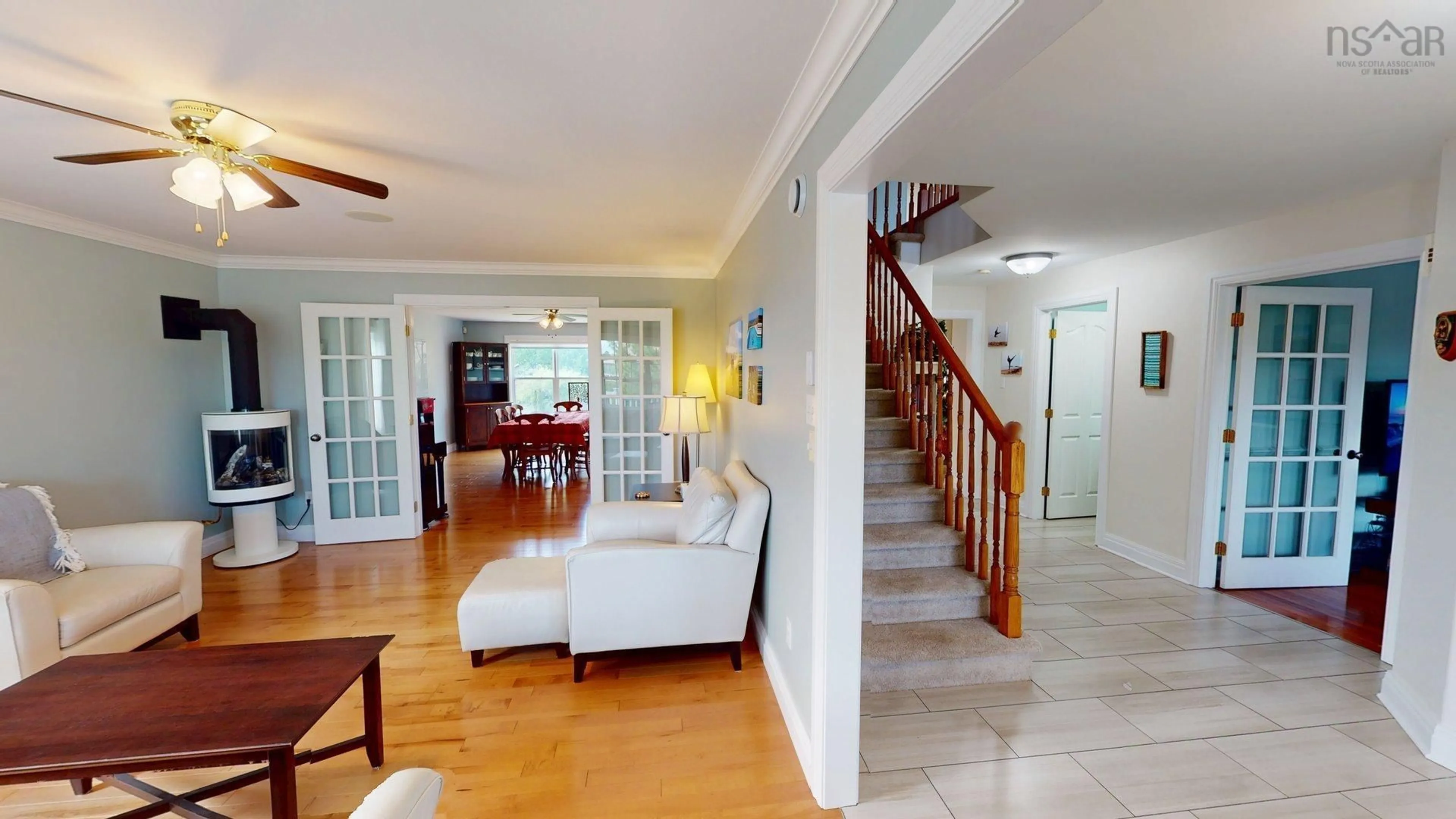 Indoor foyer for 79 Edgewater Close, Dartmouth Nova Scotia B2W 6S3