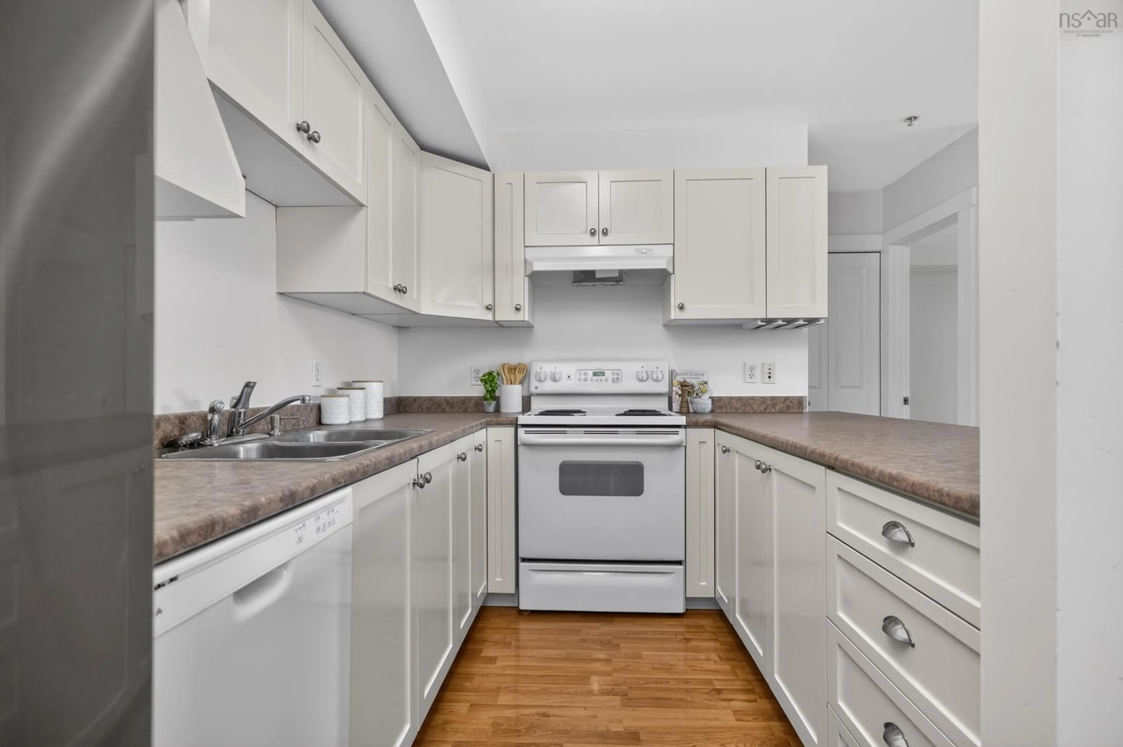 Standard kitchen, unknown for 162 Ochterloney St #307, Dartmouth Nova Scotia B2Y 4X3