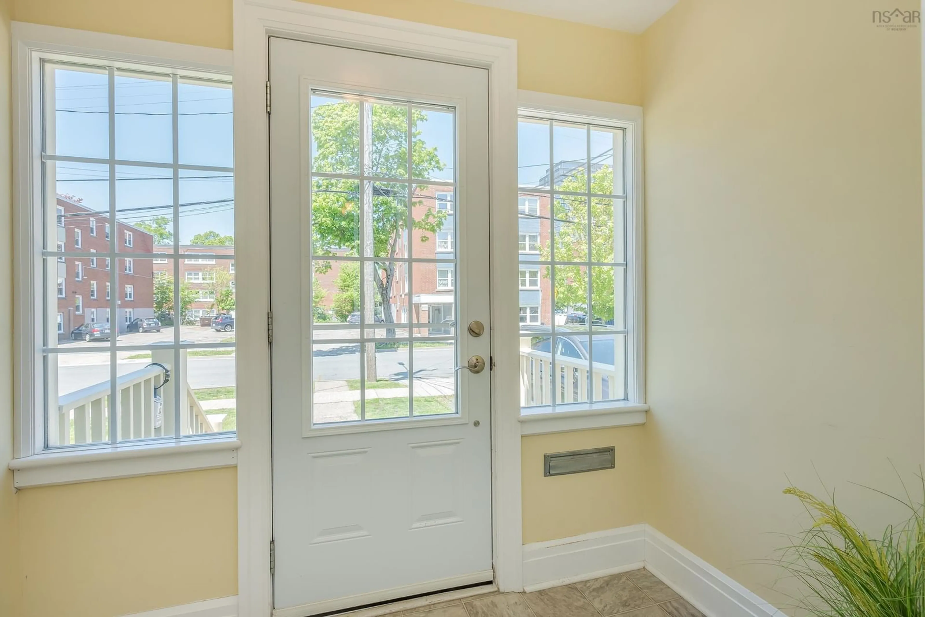 Indoor entryway for 6076 Shirley St, Halifax Nova Scotia B3H 2M8
