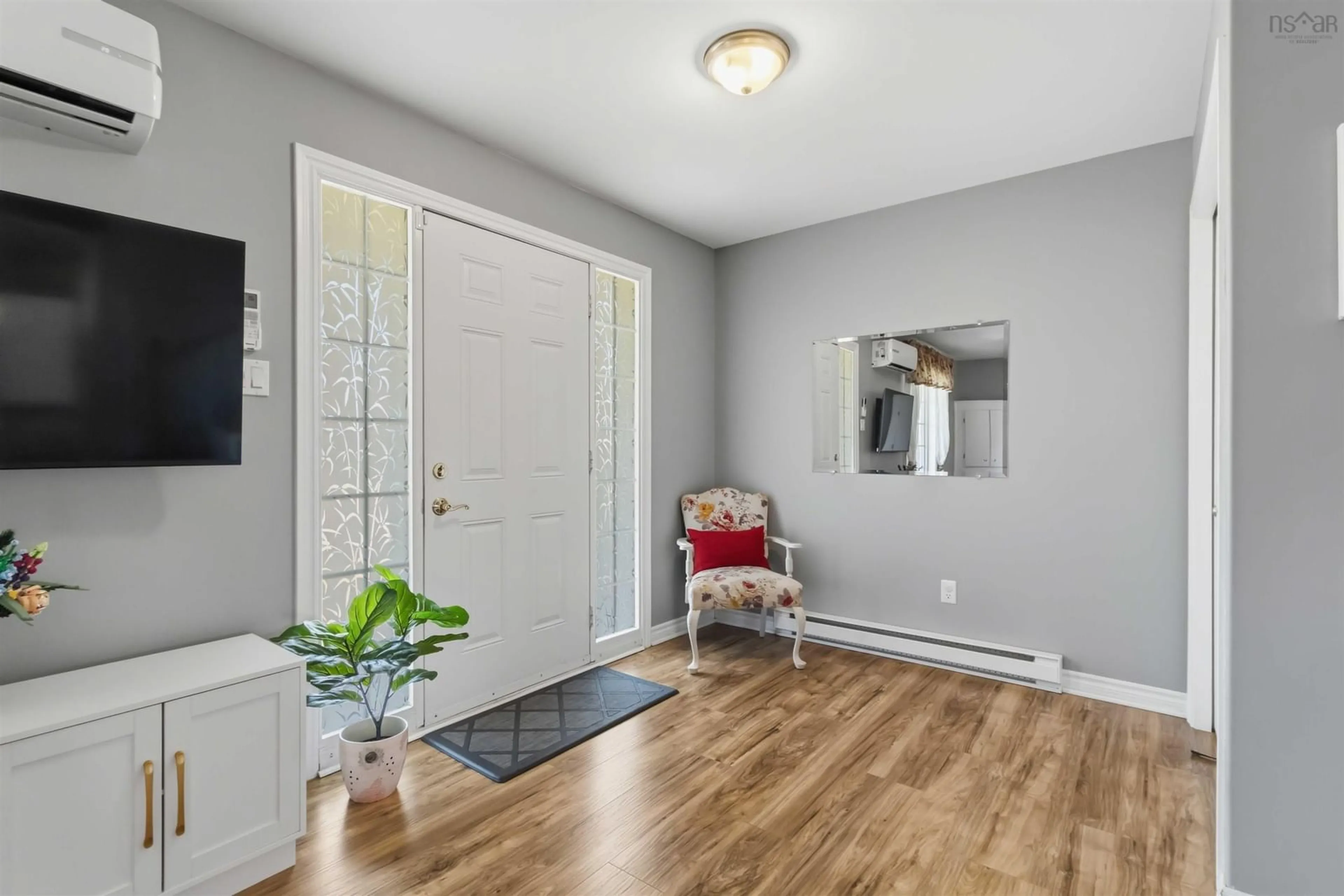 Indoor entryway for 1736 Caldwell Rd, Eastern Passage Nova Scotia B3G 1C6