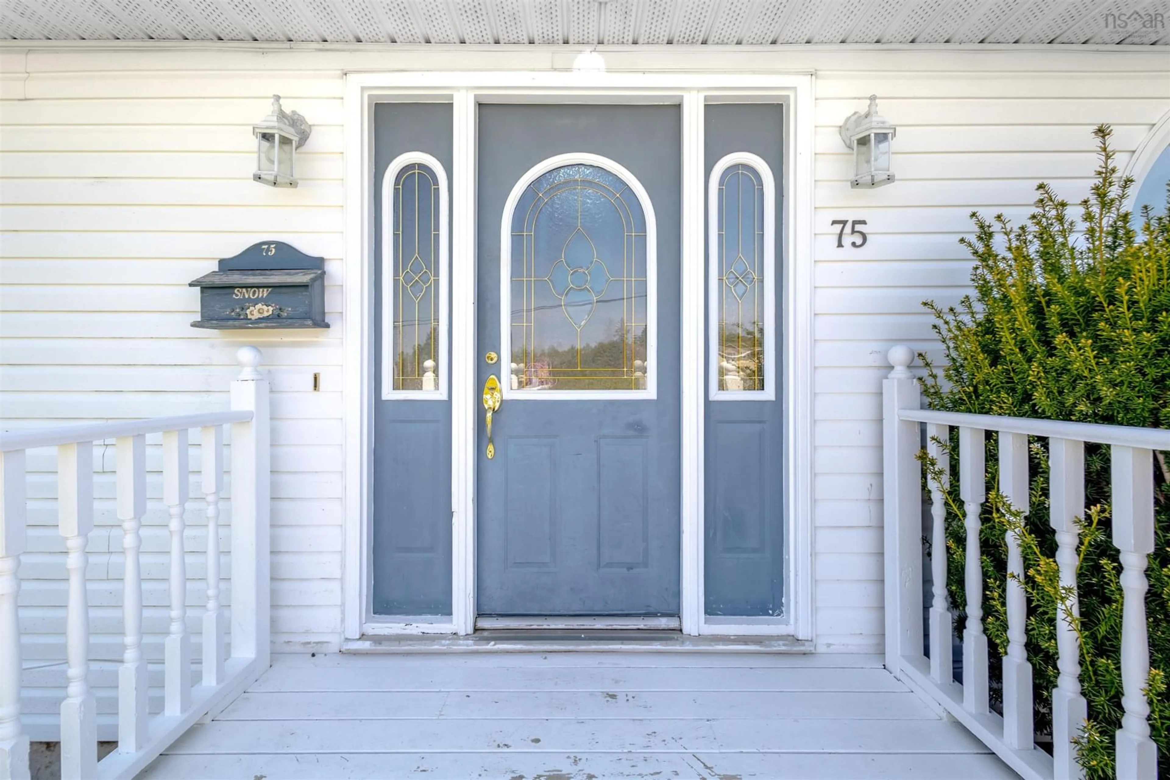 Indoor entryway for 75 Deerfield Dr, Coxheath Nova Scotia B1R 2K4