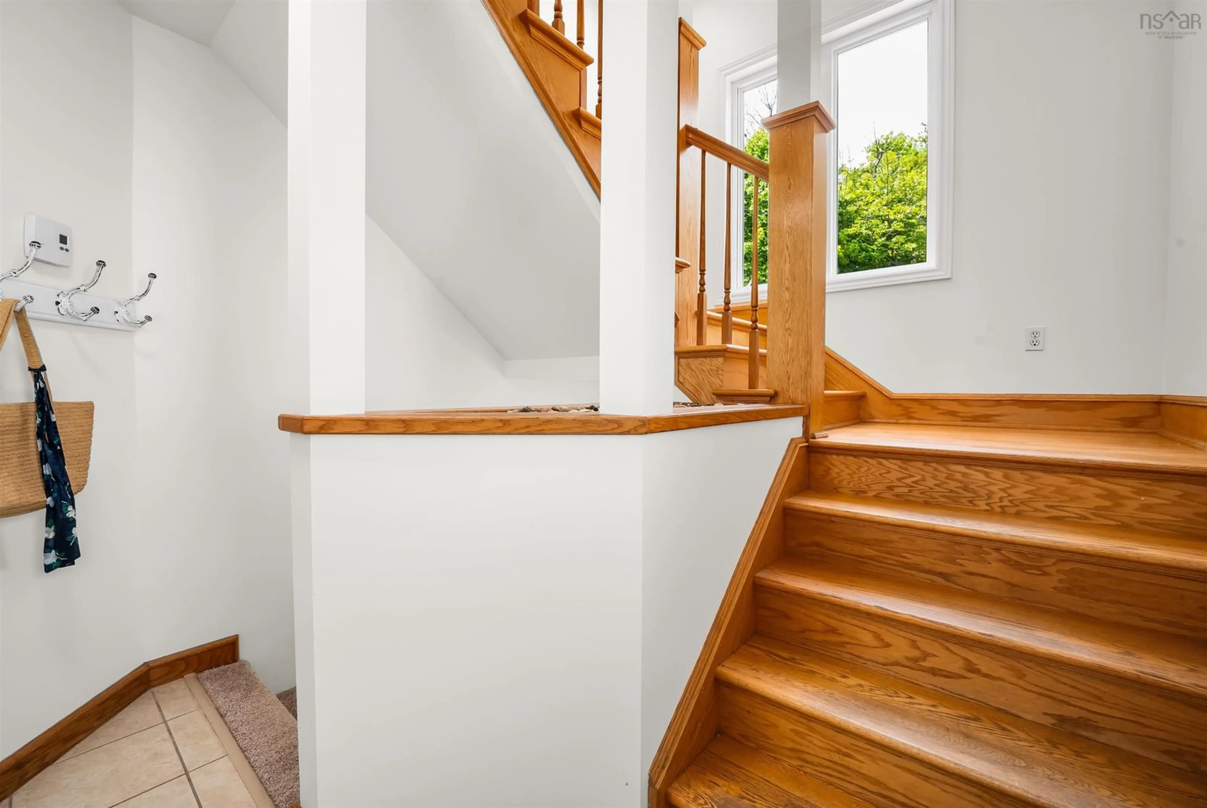 Stairs for 495 Shore Dr, Bedford Nova Scotia B4A 2C7