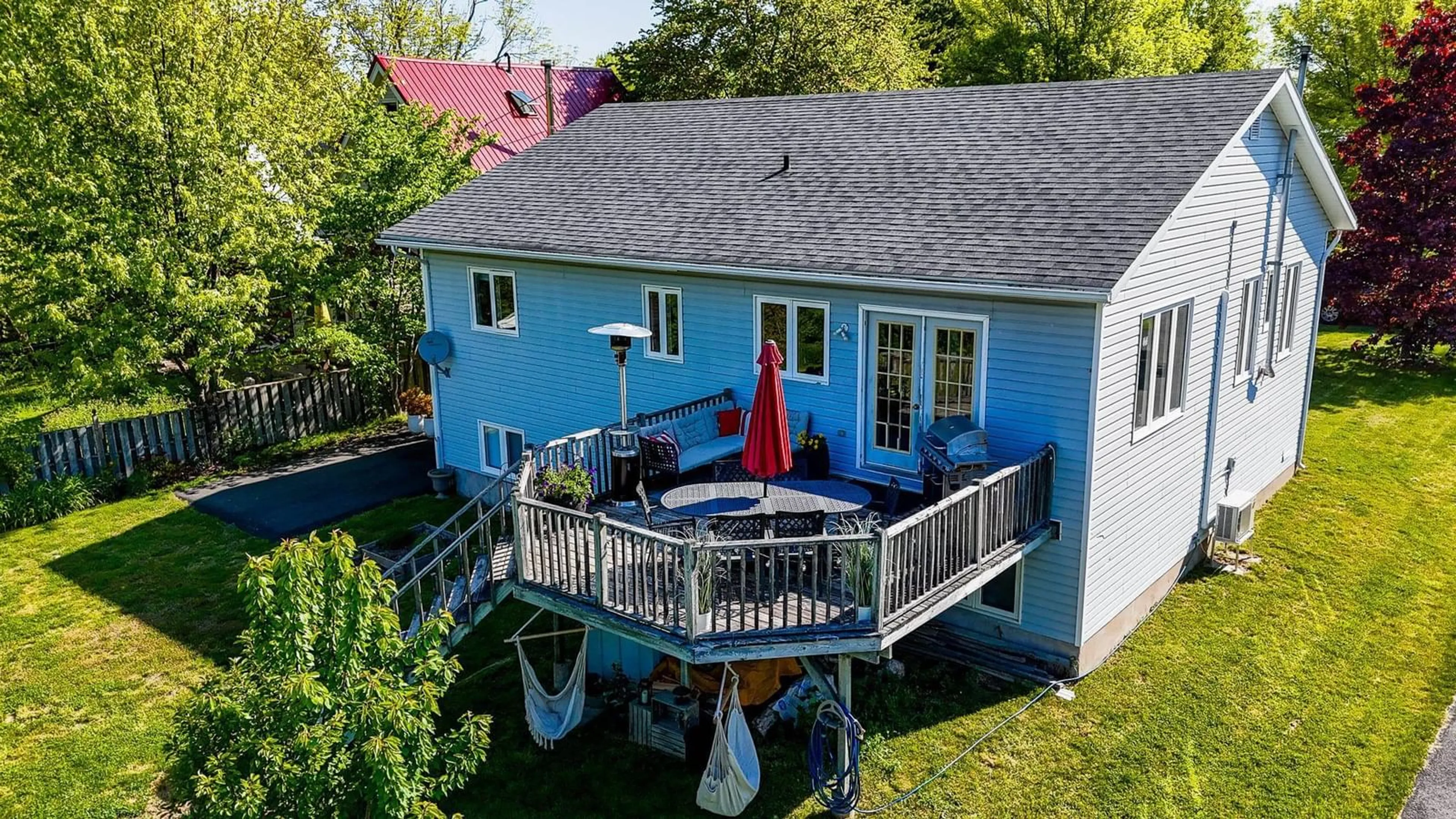 A pic from outside/outdoor area/front of a property/back of a property/a pic from drone, water/lake/river/ocean view for 8 Iona Rd, Wolfville Nova Scotia B4P 2H1