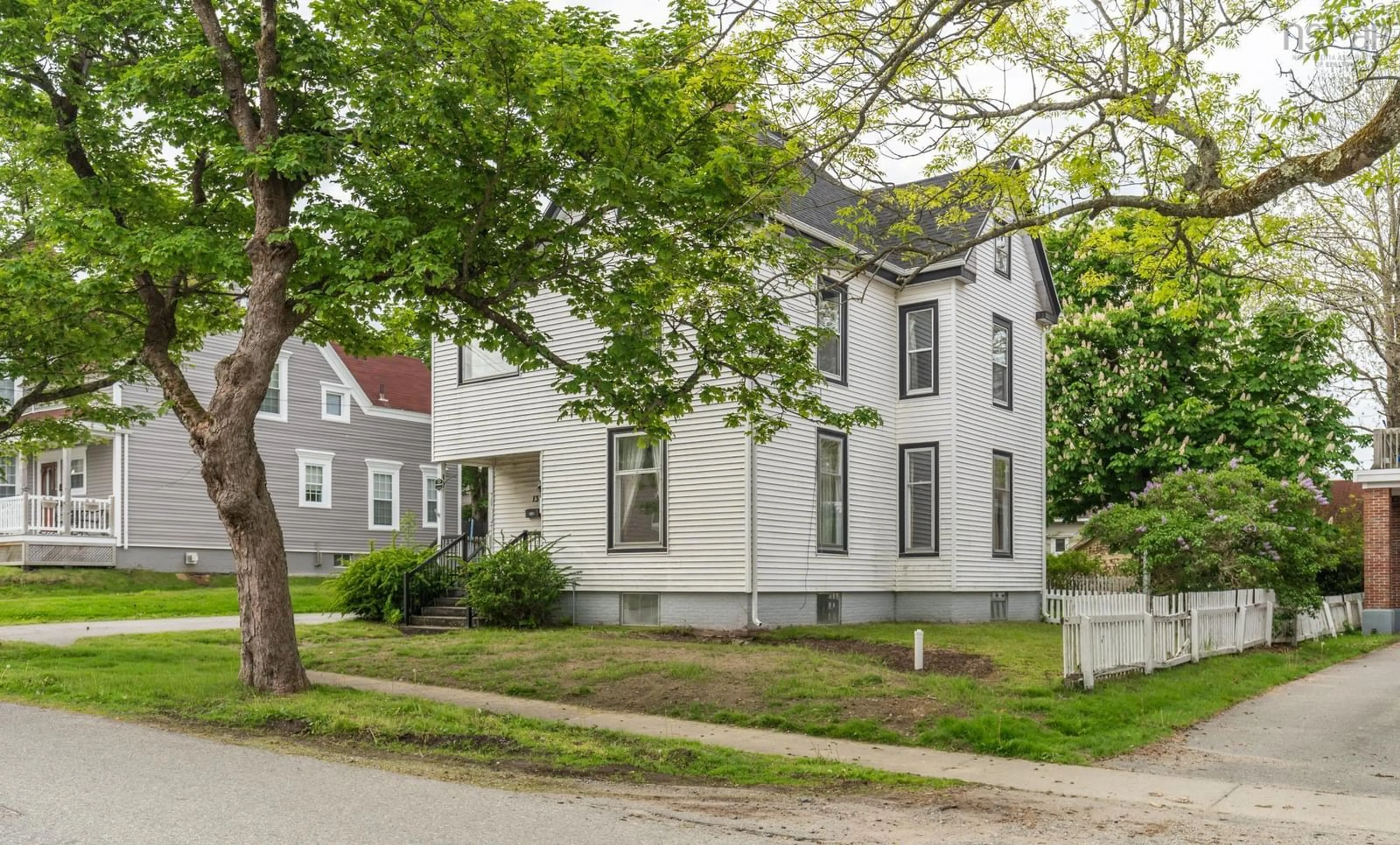 Unknown for 13 Porter St, Yarmouth Nova Scotia B5A 2Y7