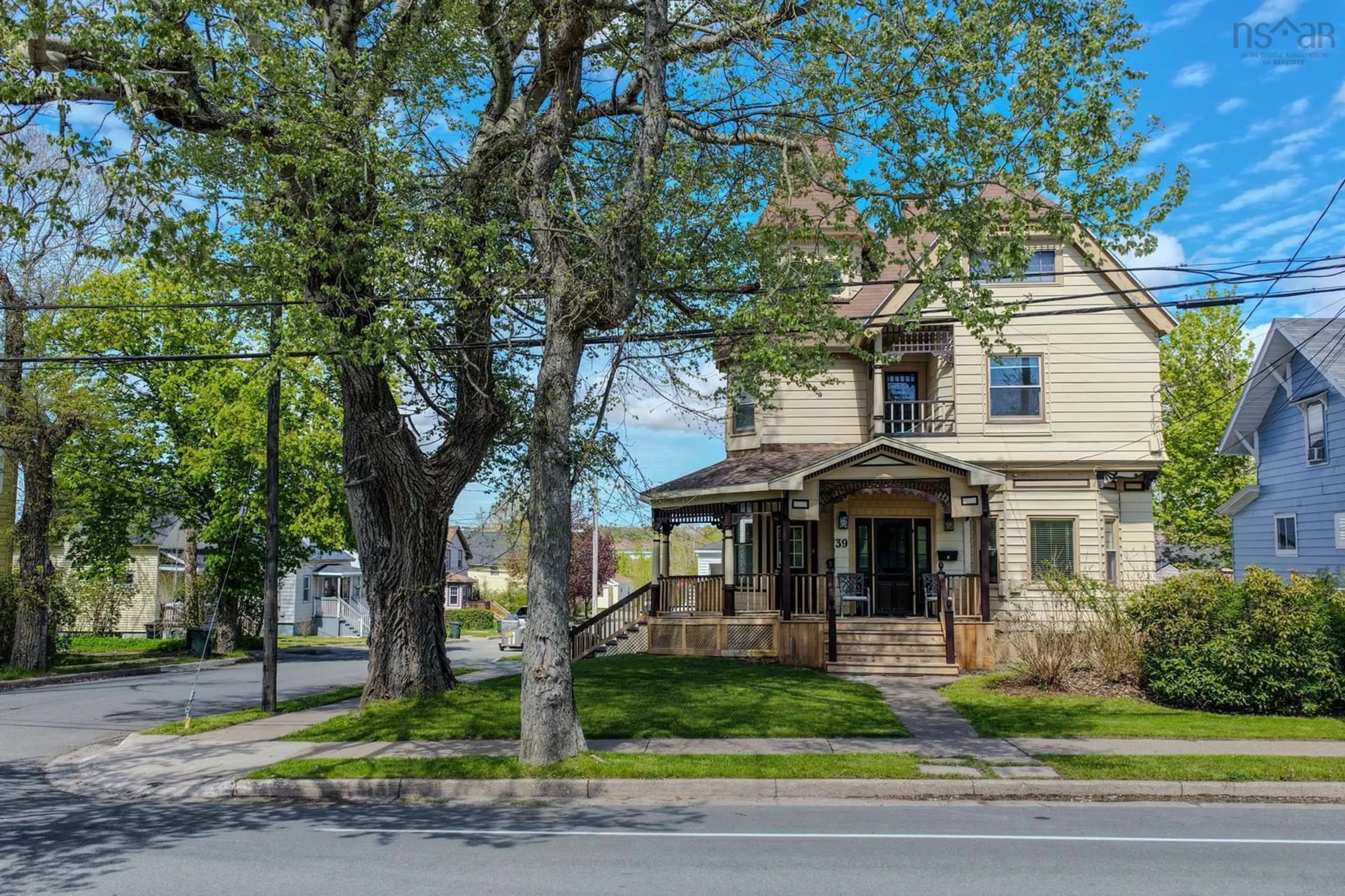 Unknown for 39 George St, Sydney Nova Scotia B1P 1H5