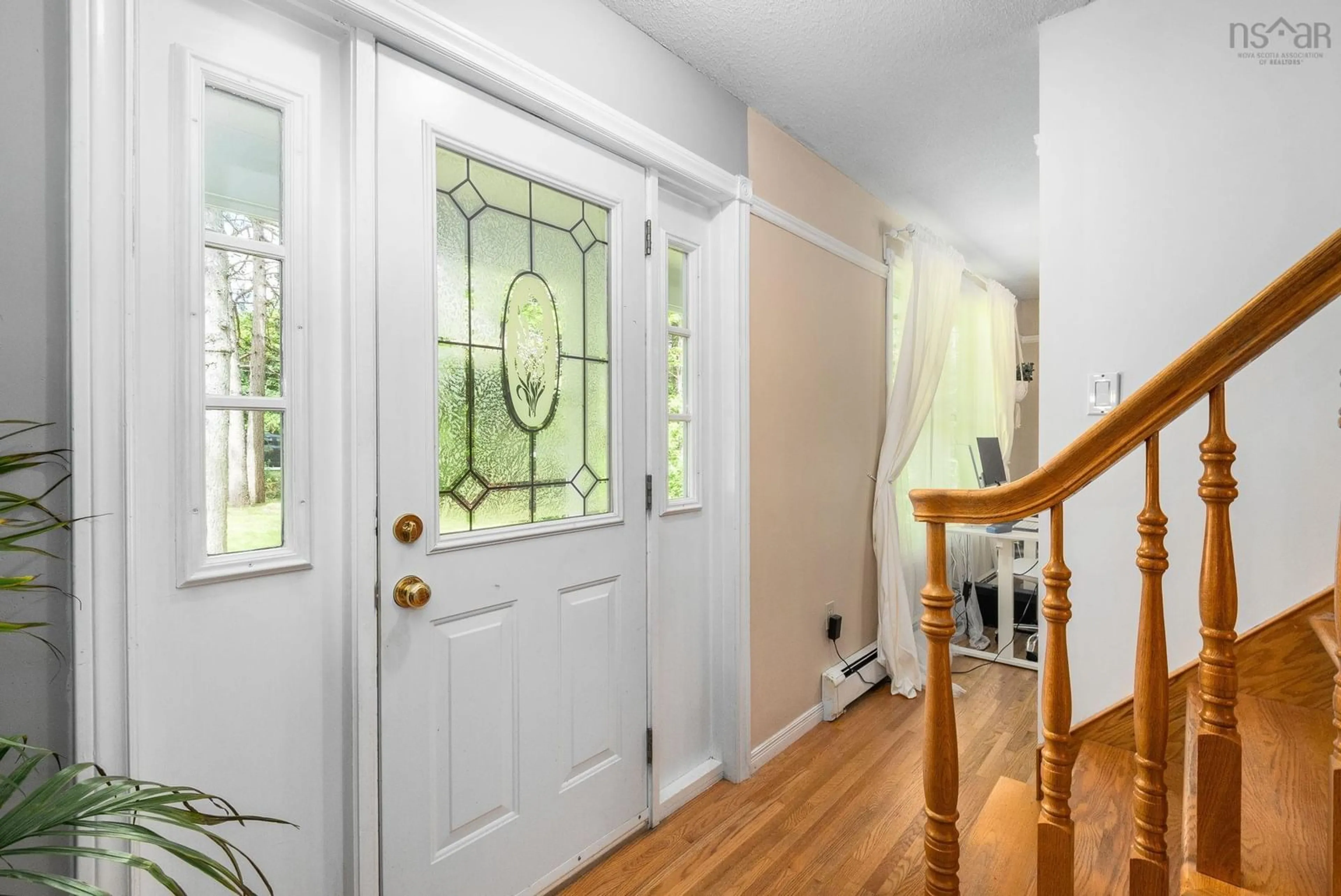 Indoor entryway for 1860 Gerald Dr, Coldbrook Nova Scotia B4R 1A3