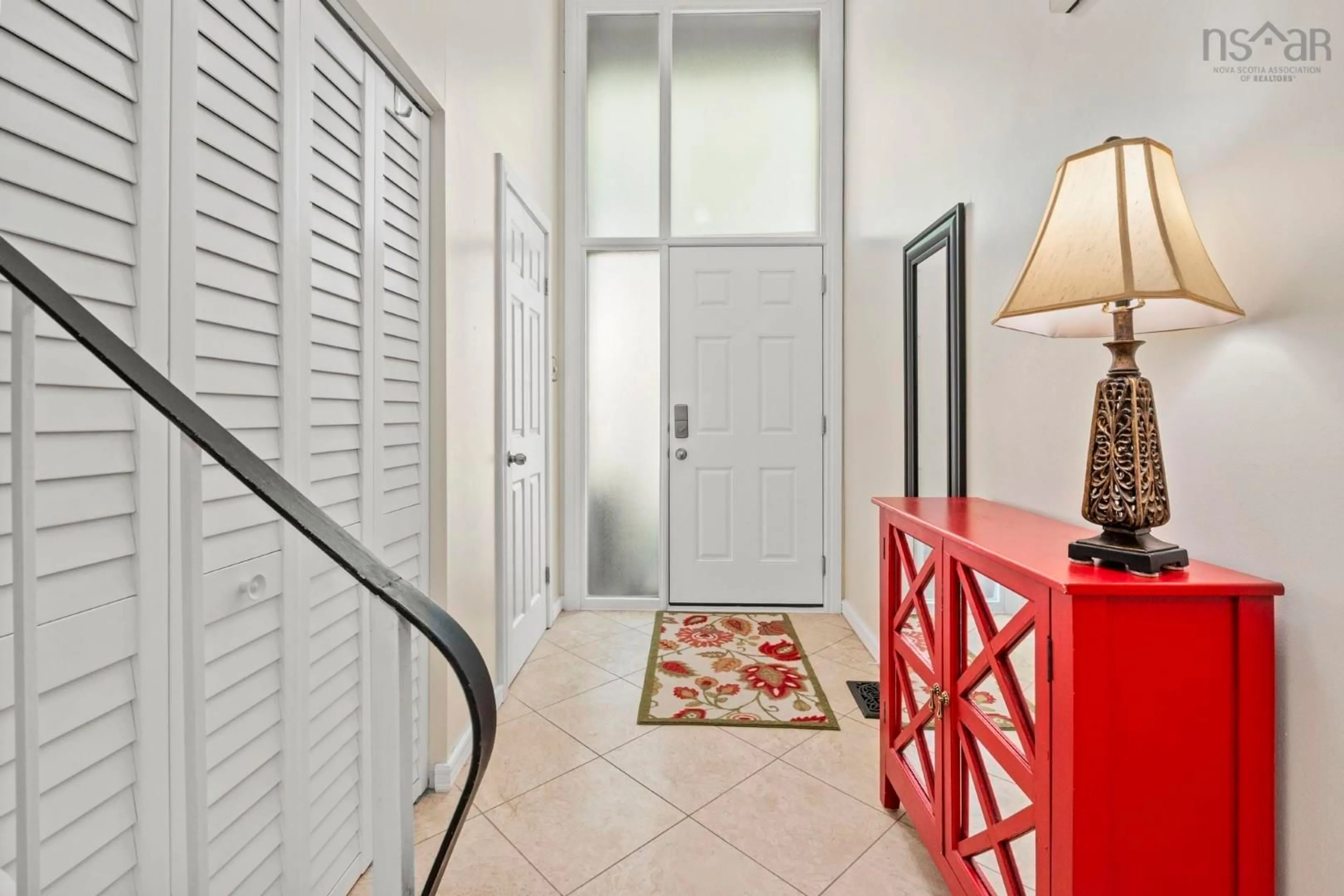 Indoor entryway for 100 Forestside Cres, Halifax Nova Scotia B3M 1M4
