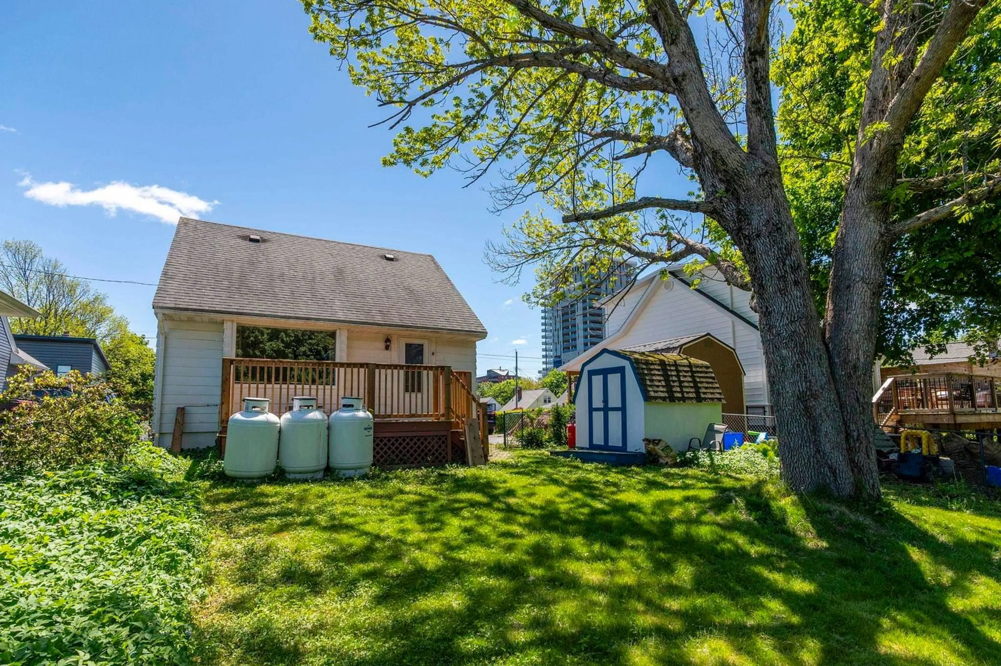 Patio, street for 6975 Ward Avenue Ave, Halifax Nova Scotia B3L 2K6