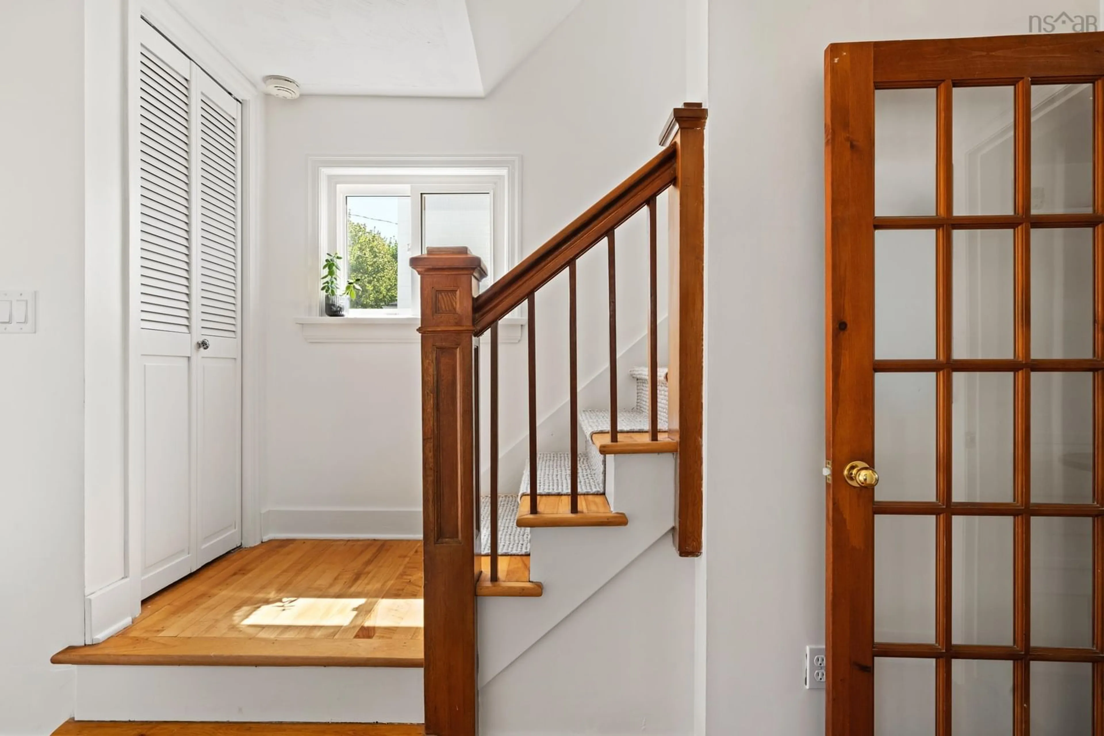 Indoor entryway for 3674/3672 Bright St, Halifax Nova Scotia B3K 4Z3